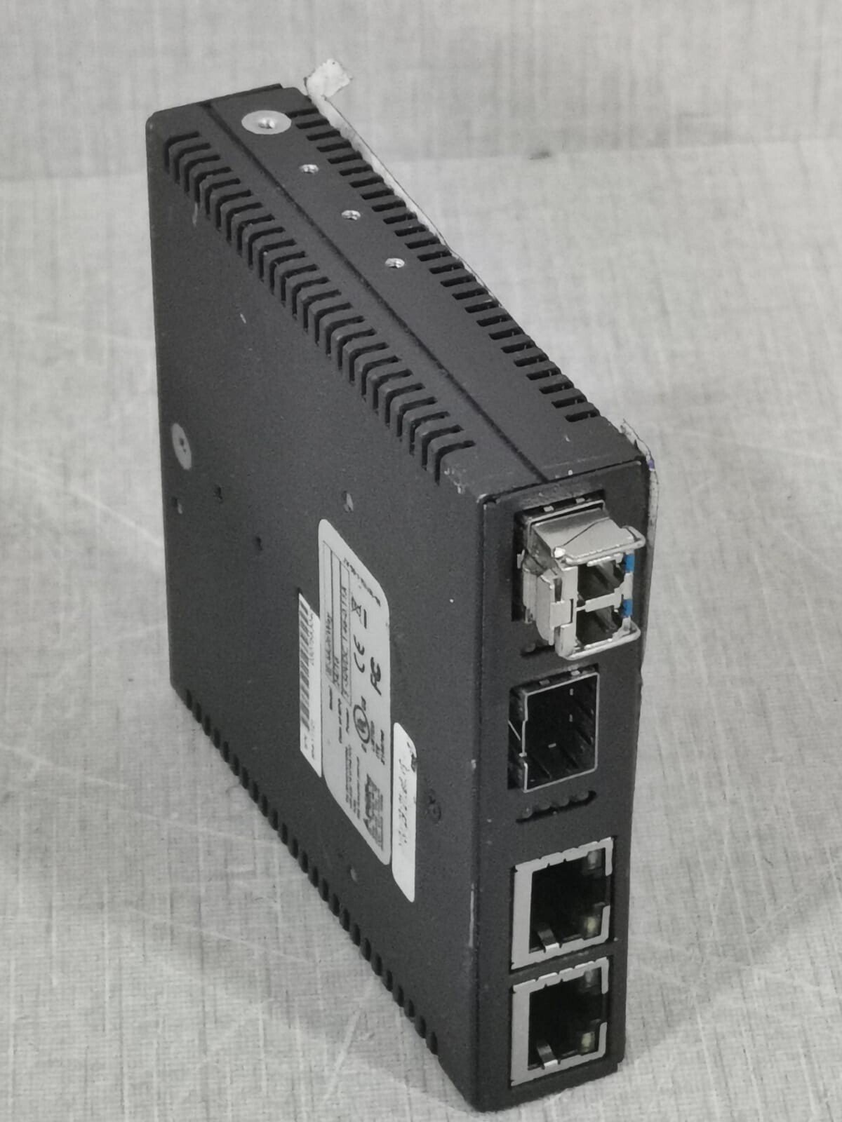 B&B ELECTRONICS IE-MULTIWAY B&B ELECTRONICS IE-MultiWay Media/Mode Converter Gigabit Ethernet 4