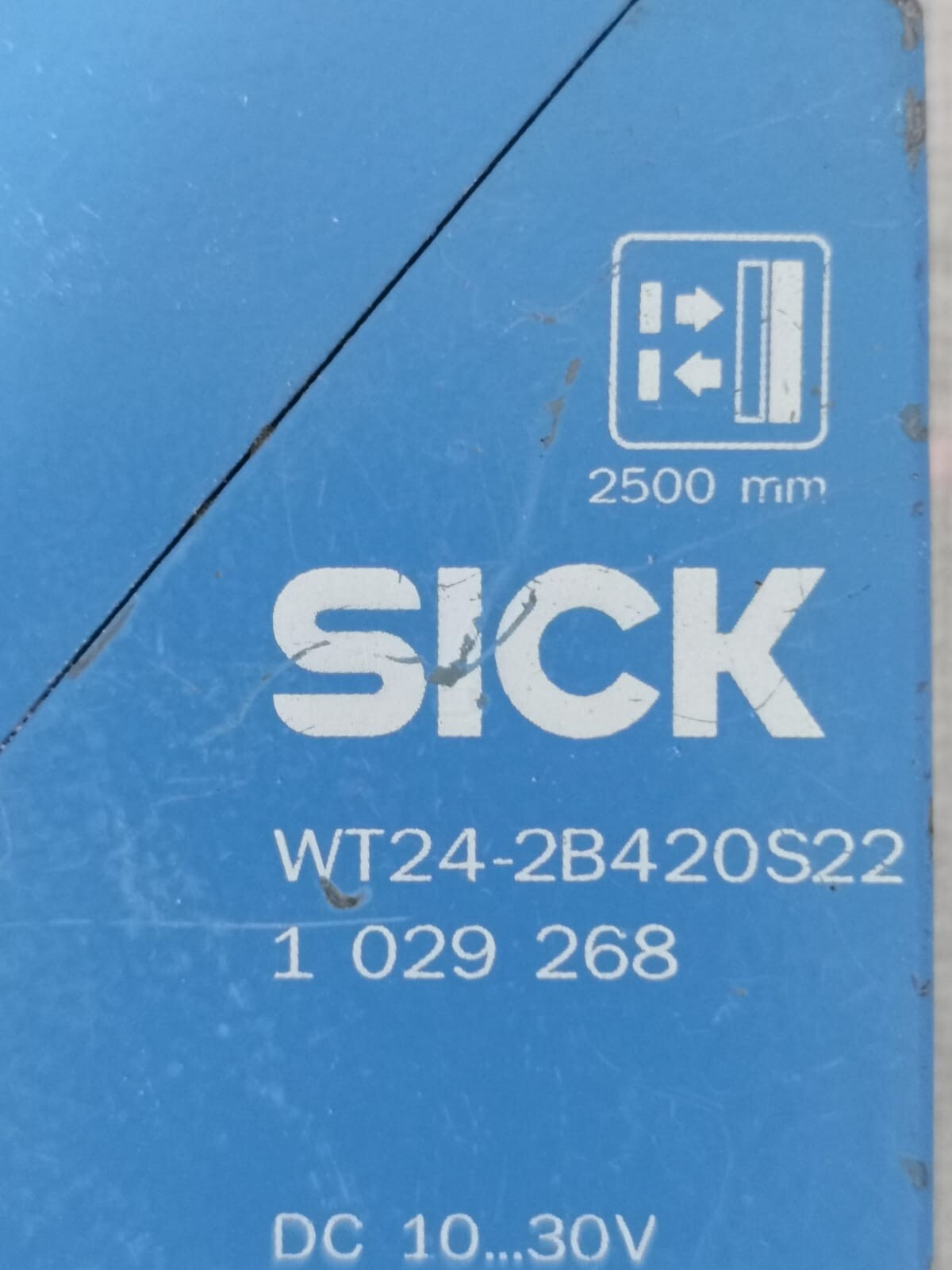 SICK WT24-2B420S22 SICK WT24-2B420S22 Photoelectric Proximity Sensor 2