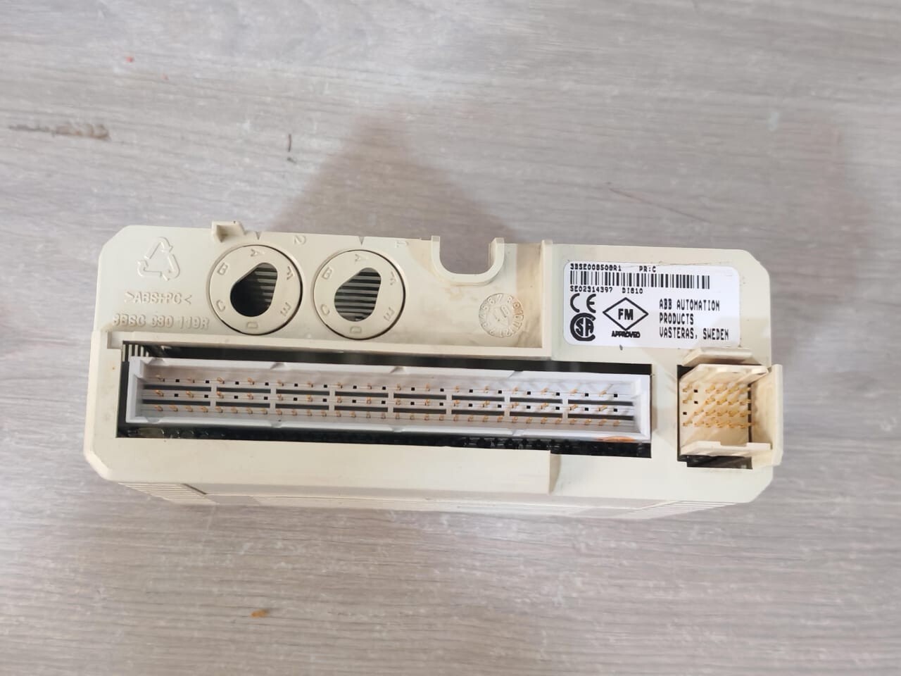 ABB 3BSE008508R1 PR:C & 3BSE008508R1 PR;F ABB DI810 3BSE008508R1 PR:C & 3BSE008508R1 PR;F DIGITAL INPUT MODULE 10