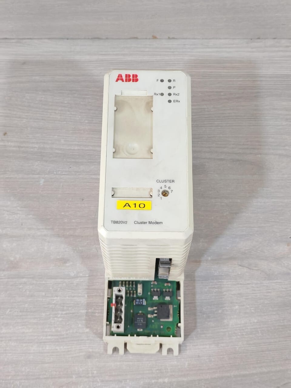 ABB 3BSE013208R1 ABB 3BSE013208R1 TB820V2 CLUSTER MODEM 7