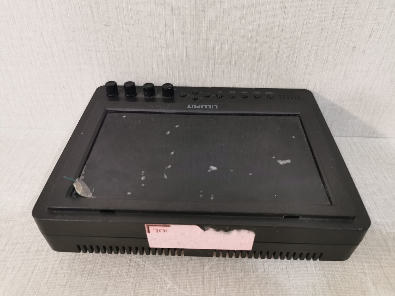 Lilliput High Definition LCD Monitor Lilliput 7'' High Definition LCD Monitor 12 VOLTS 10 WATTS 2