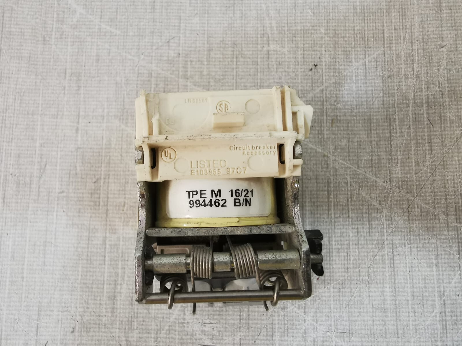 Schneider Electric AAV37273-XB Schneider Electric AAV37273-XB 110/130V 50/60Hz 10vA Circuit Braker Accessory 3
