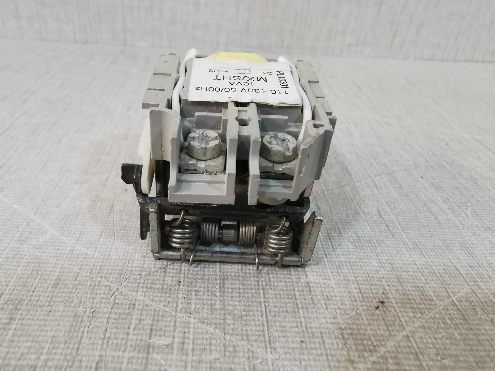 Schneider Electric AAV37273-XB Schneider Electric AAV37273-XB 110/130V 50/60Hz 10vA Circuit Braker Accessory 6