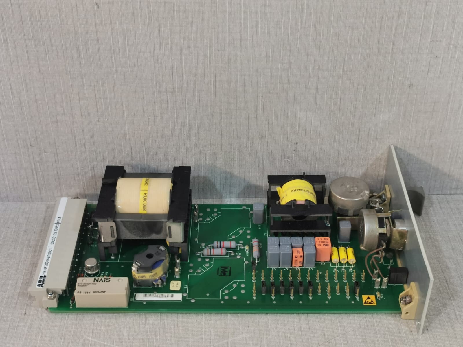 ABB HENF209568R0001 ABB HENF209568R0001 P3LB RF HYBRID 4