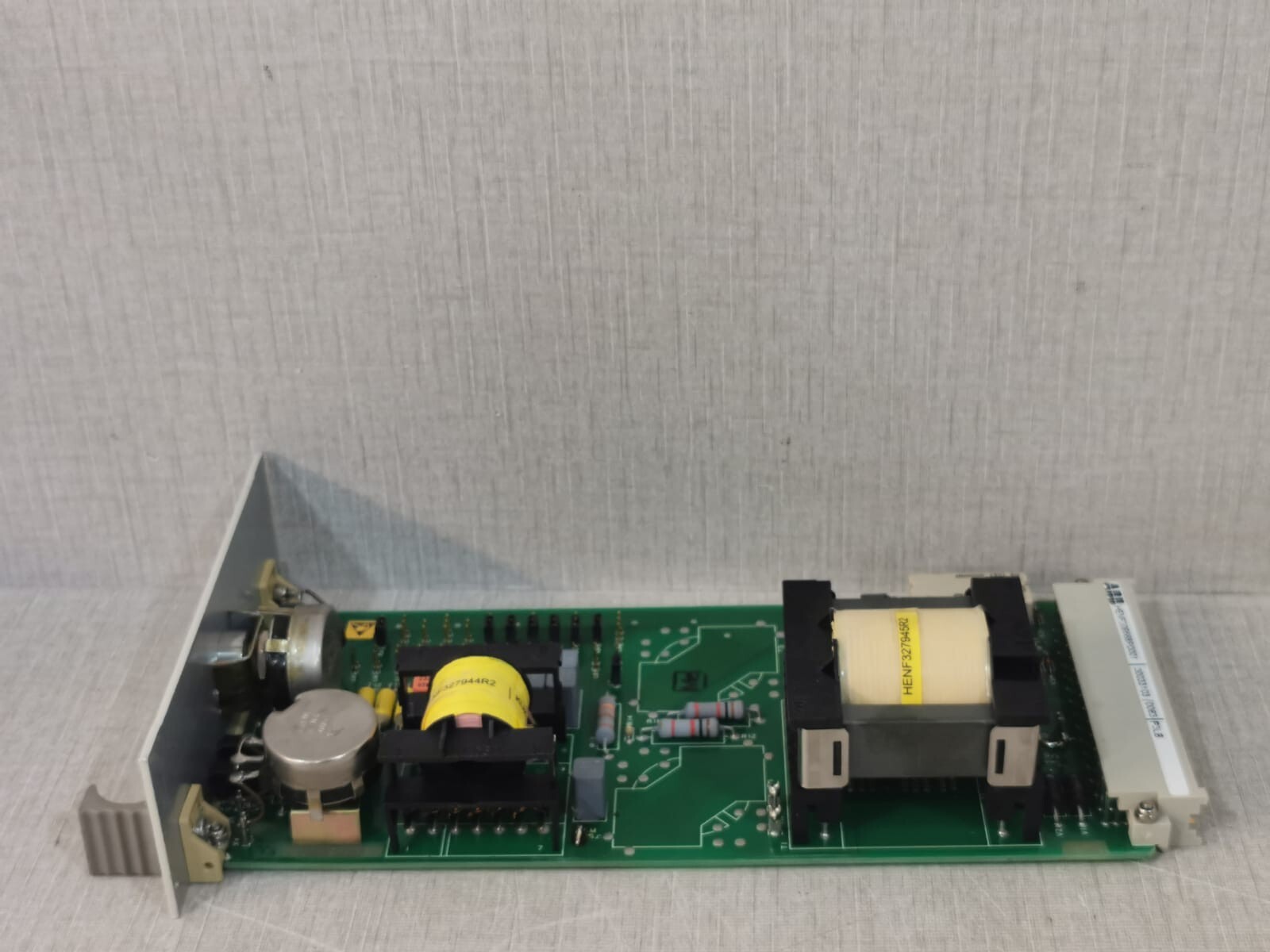 ABB HENF209568R0001 ABB HENF209568R0001 P3LB RF HYBRID 5