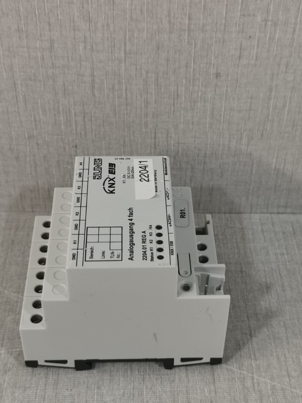 JUNG 2204.01 REG A Jung 2204.01 REG A KNX Analogue Actuator 4 FACH 8