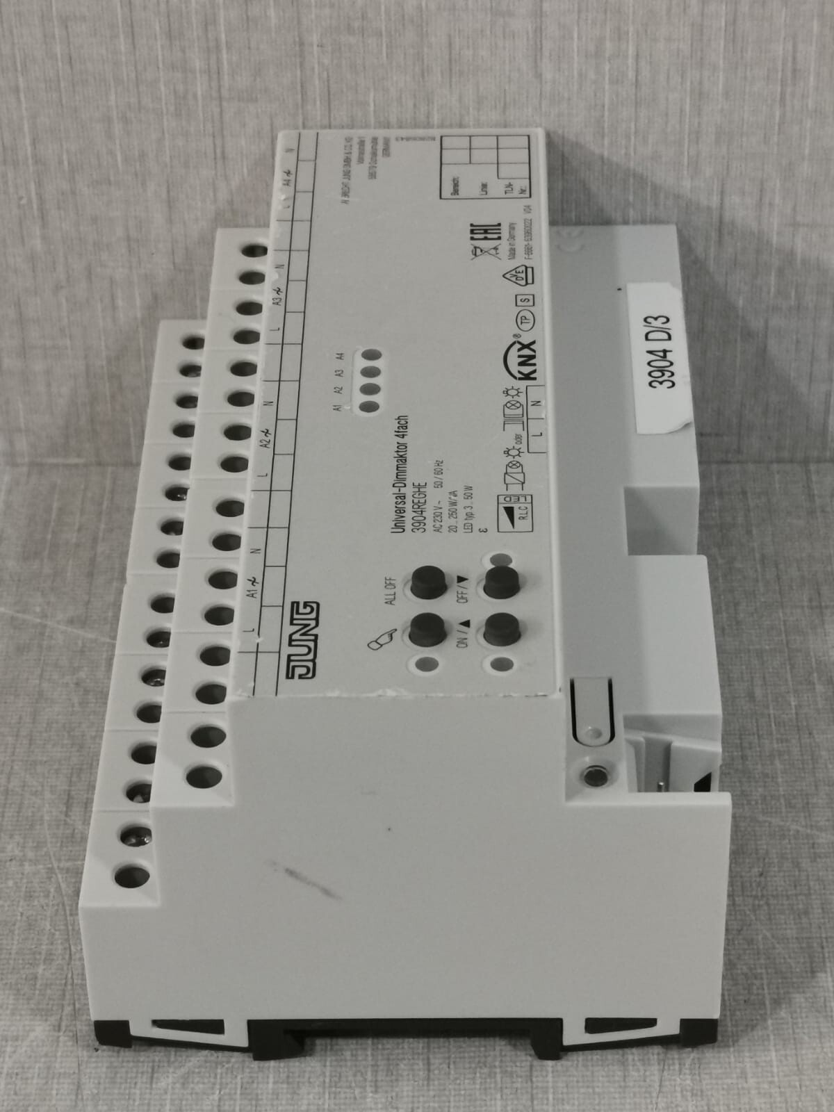 JUNG 3904 REGHE JUNG 3904REGHE UNIVERSAL-DIMMING ACTUATOR 4 -GANG 6