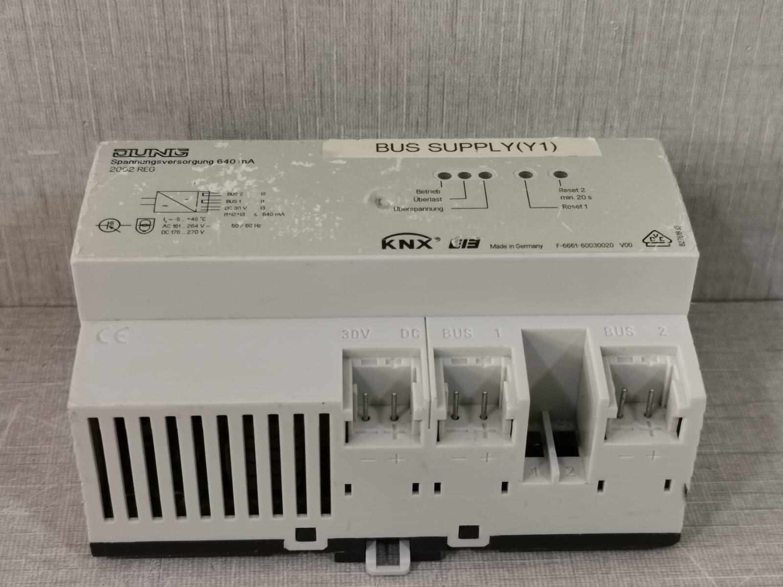JUNG 2002 REG JUNG 2002REG KNX/EiB Power supply 640 mA 4