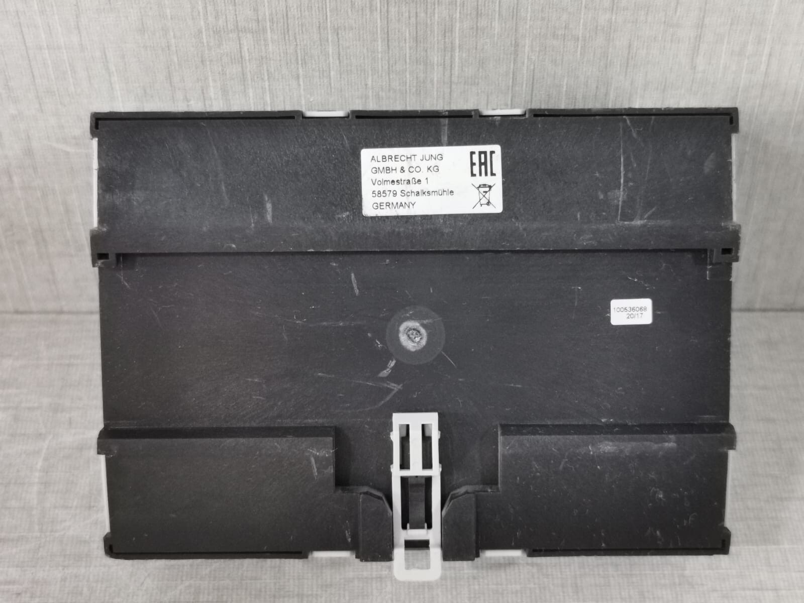 JUNG 2002 REG JUNG 2002REG KNX/EiB Power supply 640 mA 10