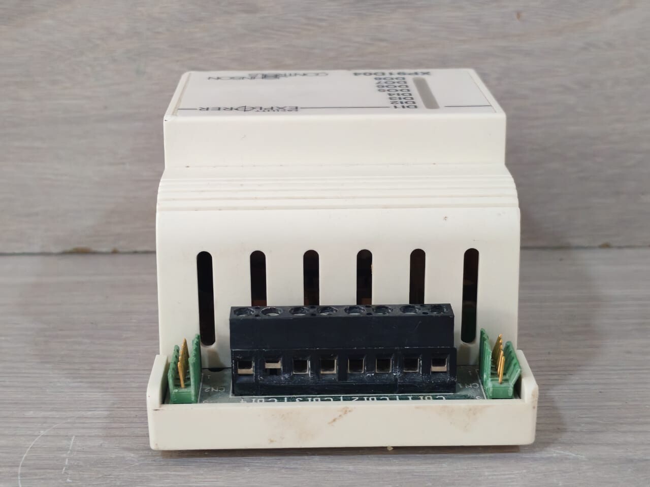 Johnson Controls XP91D04-000C Johnson Controls LP-XP91D04-000C - Dextension Module - 4 Binary Inputs - 4 7