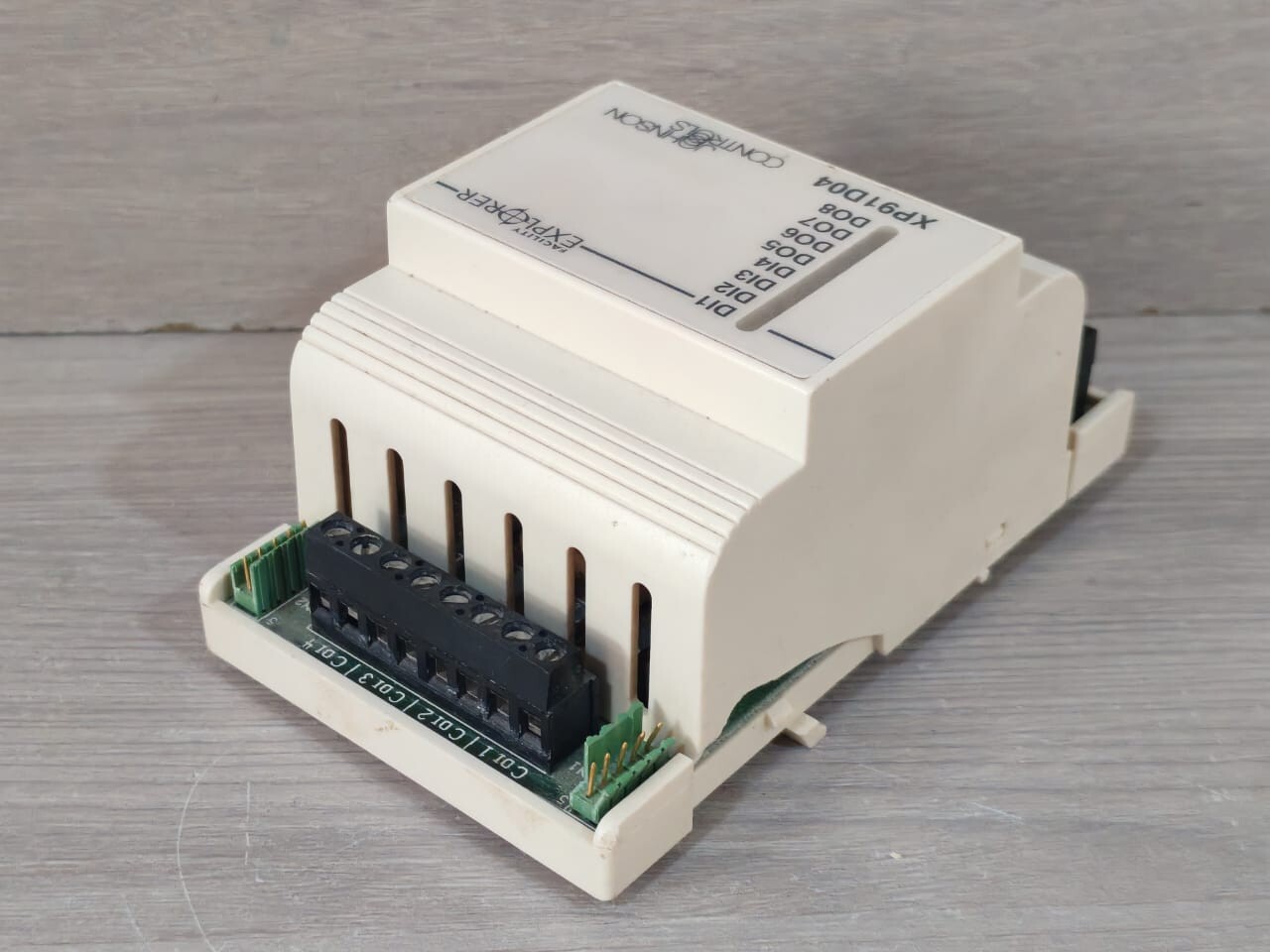 Johnson Controls XP91D04-000C Johnson Controls LP-XP91D04-000C - Dextension Module - 4 Binary Inputs - 4 9