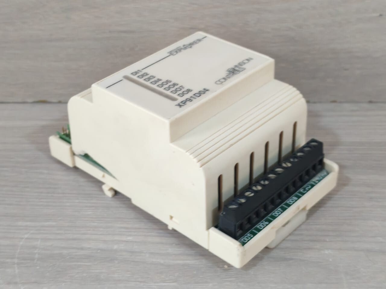 Johnson Controls XP91D04-000C Johnson Controls LP-XP91D04-000C - Dextension Module - 4 Binary Inputs - 4 10