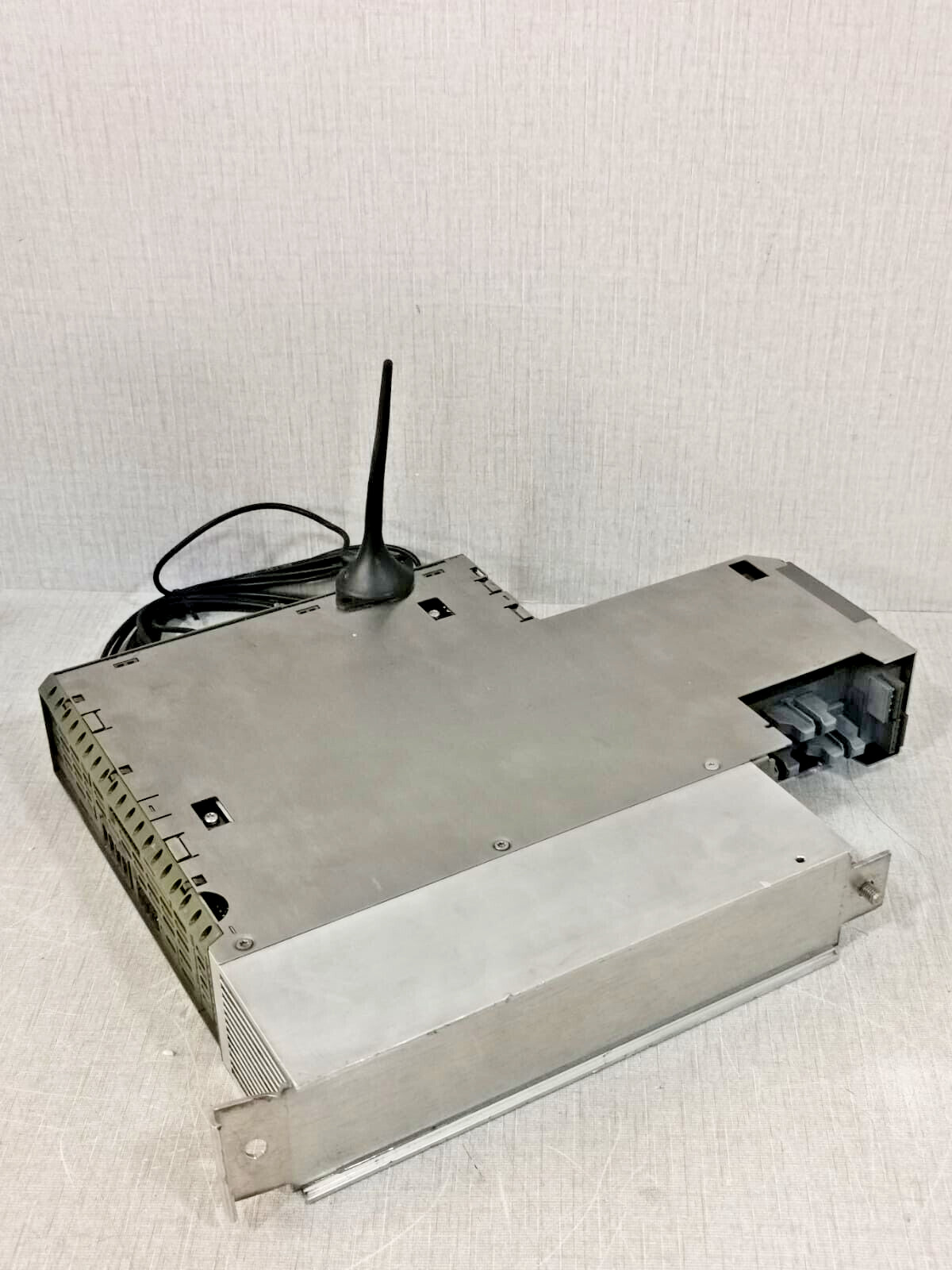 8B0C0320HW00.00A-1 POWER MODULE REV.F0 24 VDC 30A 2