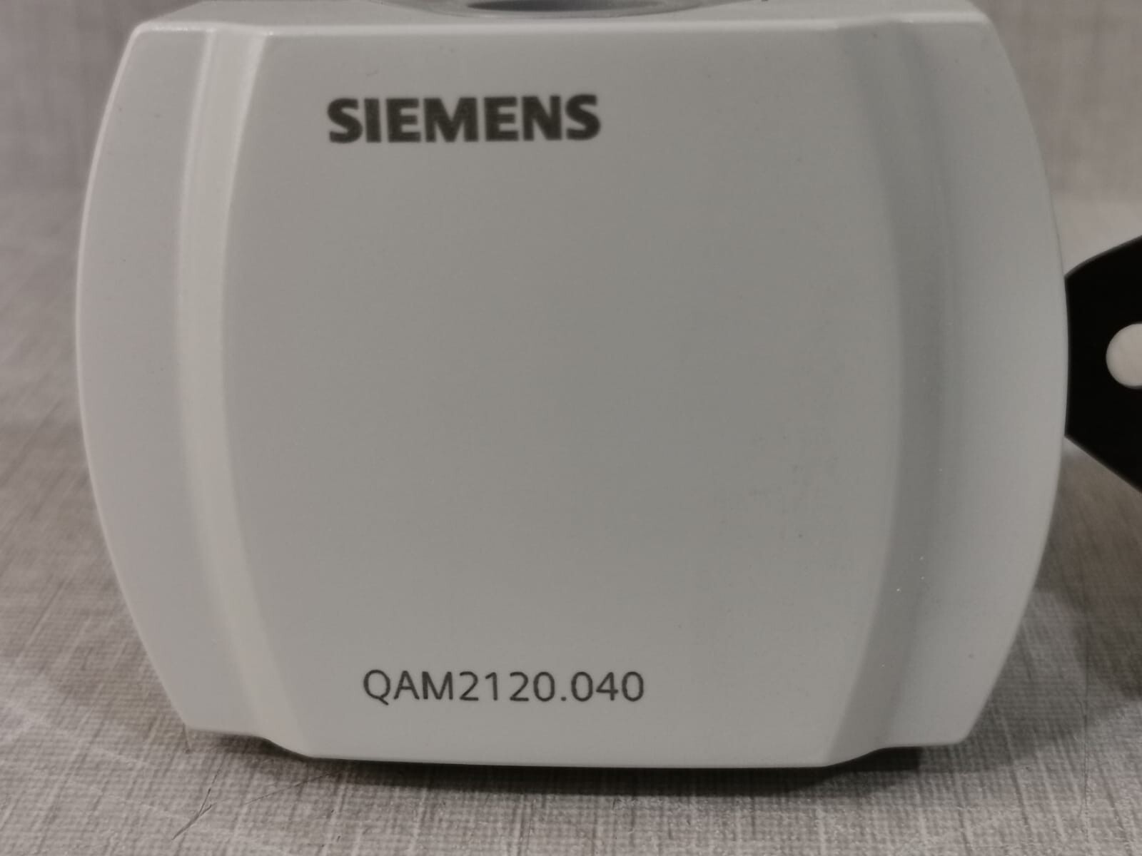 Siemens QAM2120.040 SIEMENS QAM2120.040 Duct Sensor LG - WITH FILTHY BOX 4