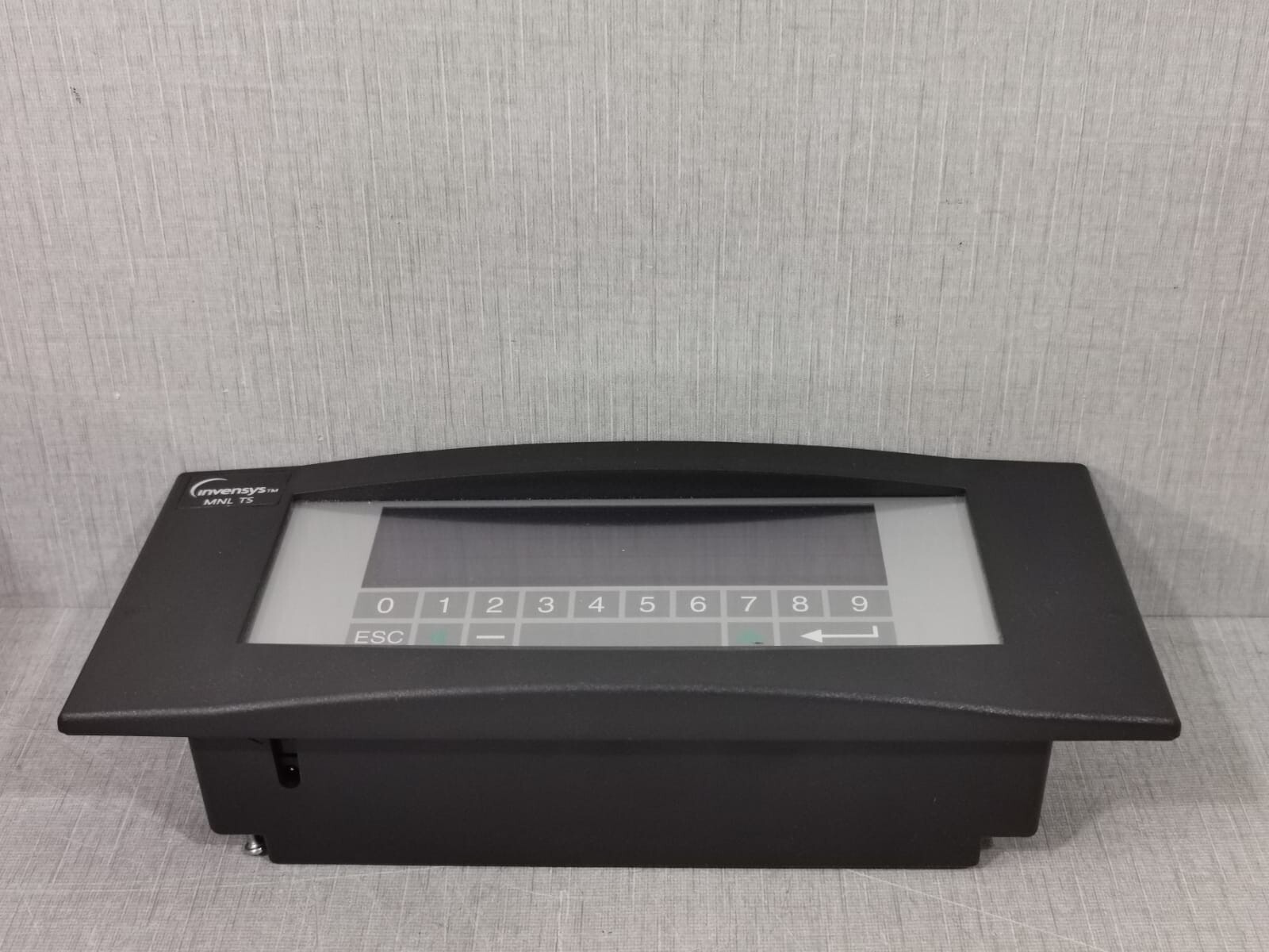 Invensys TSP-100 INVENSYS MNL-TSP-100 TOUCH SCREEN-PANEL MOUNTING 6