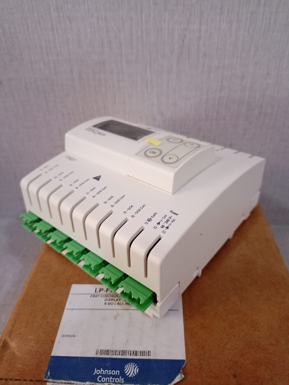 Johnson Controls FX07A50-000C Johnson Controls LP-FX07A50-000C FX07 Facility Explorer Field Controller 7