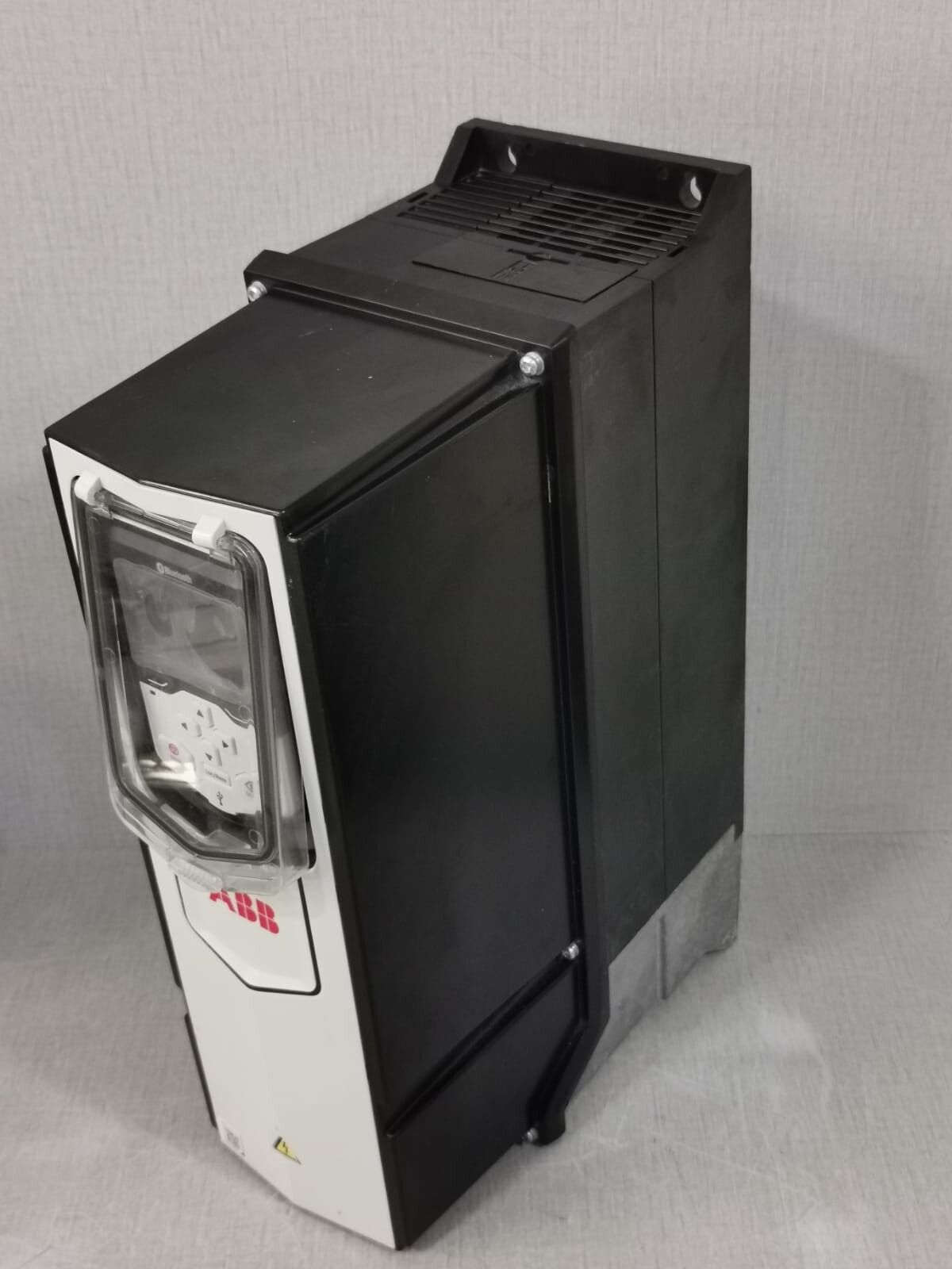 ABB ACS880-01-07A2-3 ACS880-01-07A2-3 ABB Frequency Converter 4