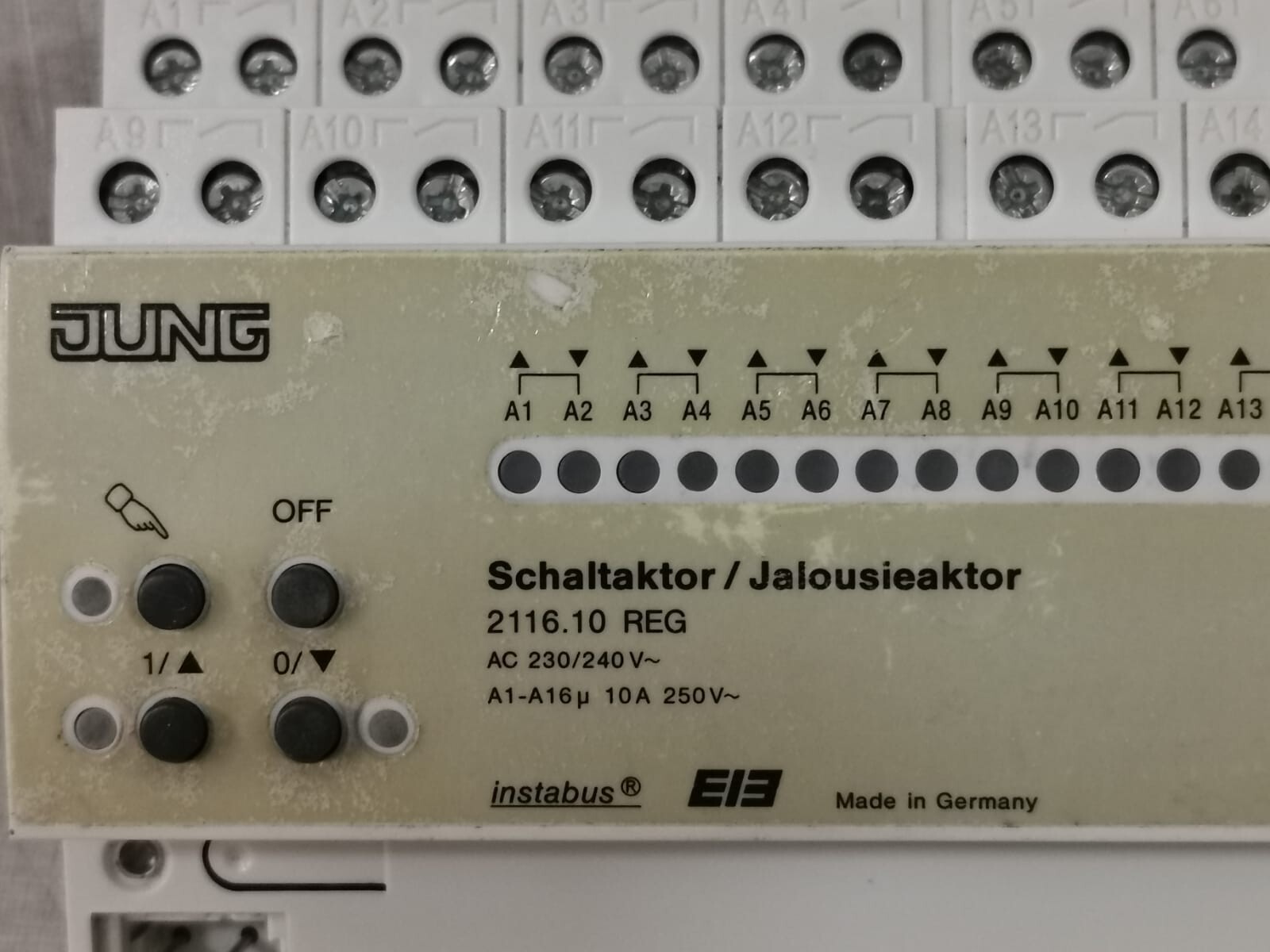 JUNG 2116.10 REG JUNG Switching actuator / shutter actuator 2116.10 REG 2