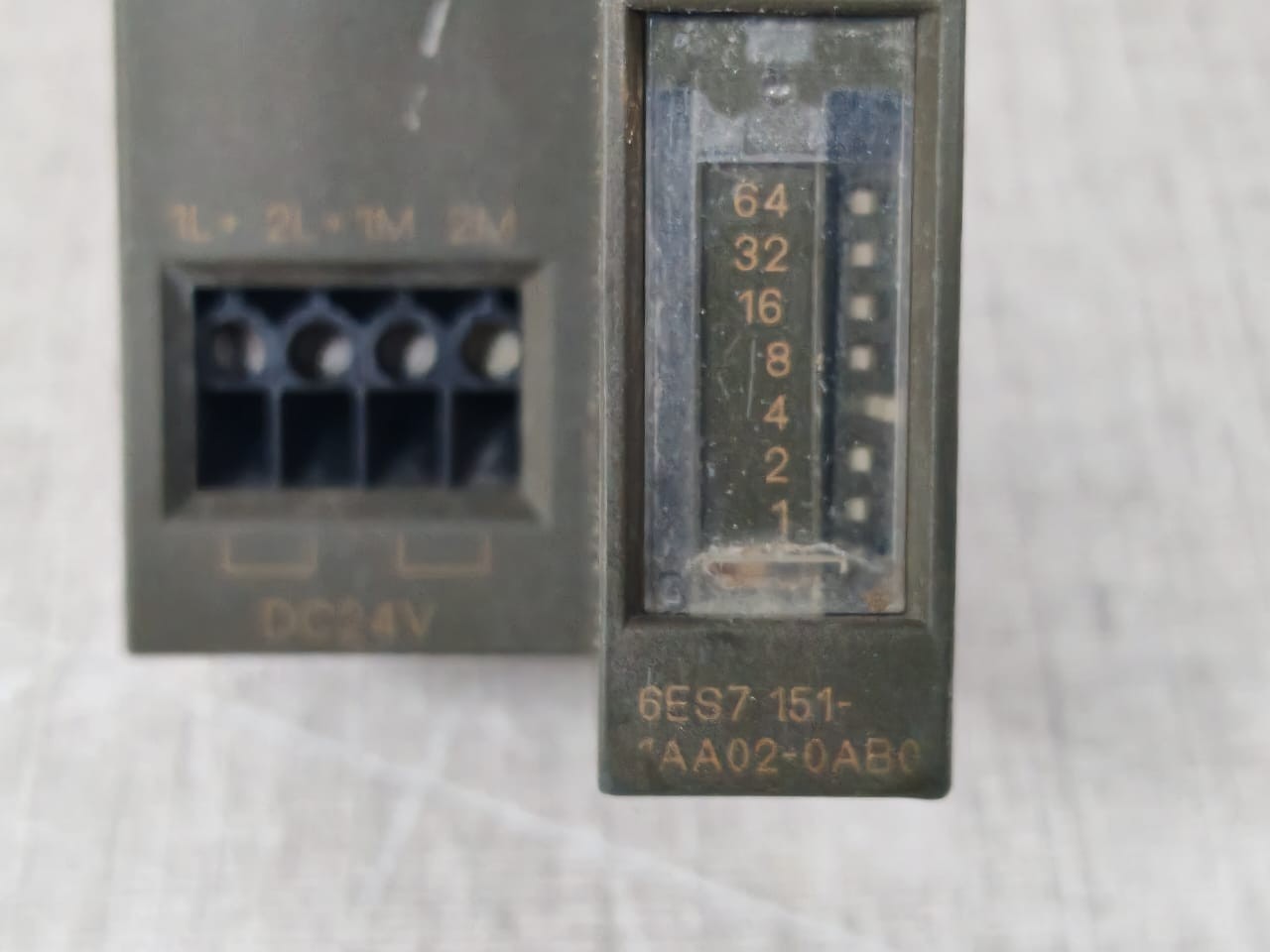 Siemens S 6ES7 151-1AA02-0AB0 SIEMENS SIMATIC S7 ET 200S 6ES7 151-1AA02-0AB0 INTERFACE MODULE 2