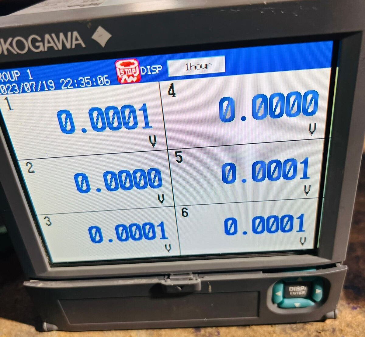 Yokogawa FX1006-4-3-L YOKOGAWA N200 FX1006-4-3-L Paperless Recorder 100-240VAC 3