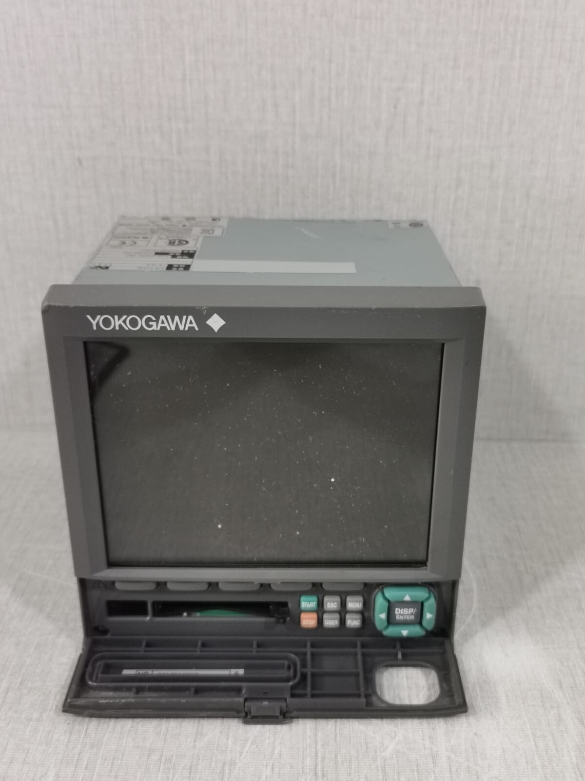 Yokogawa FX1006-4-3-L YOKOGAWA N200 FX1006-4-3-L Paperless Recorder 100-240VAC 6