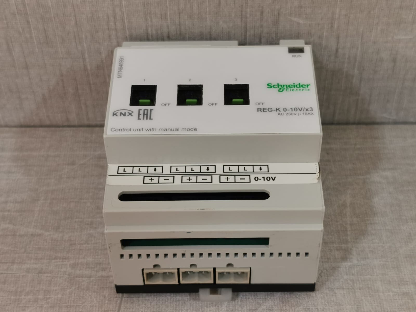 Schneider Electric MTN646991 Schneider Electric MTN646991 REG-K-0-10V/X3 CONTROL UNIT W/ MANUAL MODE 230V 5