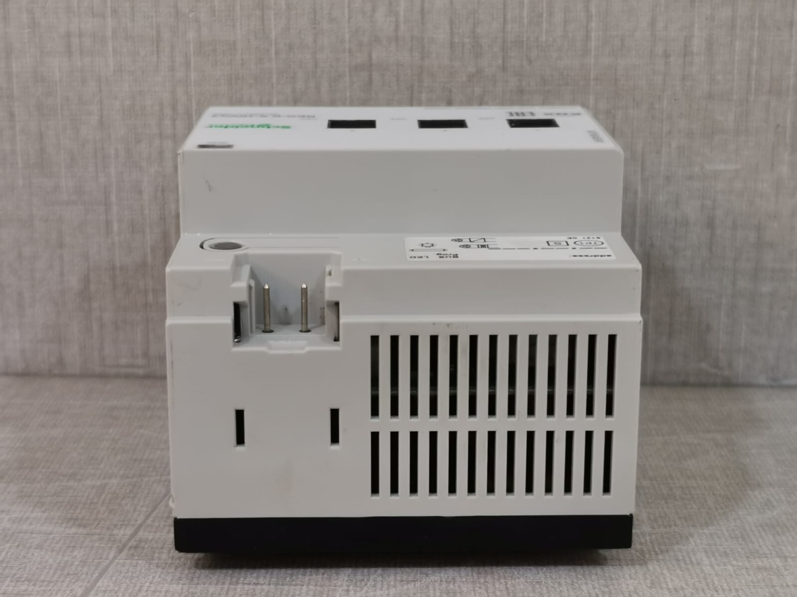Schneider Electric MTN646991 Schneider Electric MTN646991 REG-K-0-10V/X3 CONTROL UNIT W/ MANUAL MODE 230V 6