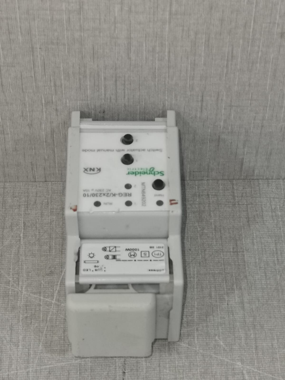 Schneider Electric MTN649202 SCHNEIDER ELECTRIC MTN649202 KNX REG-K/2X230/10 230V 10A SWITCH ACTUATOR 3