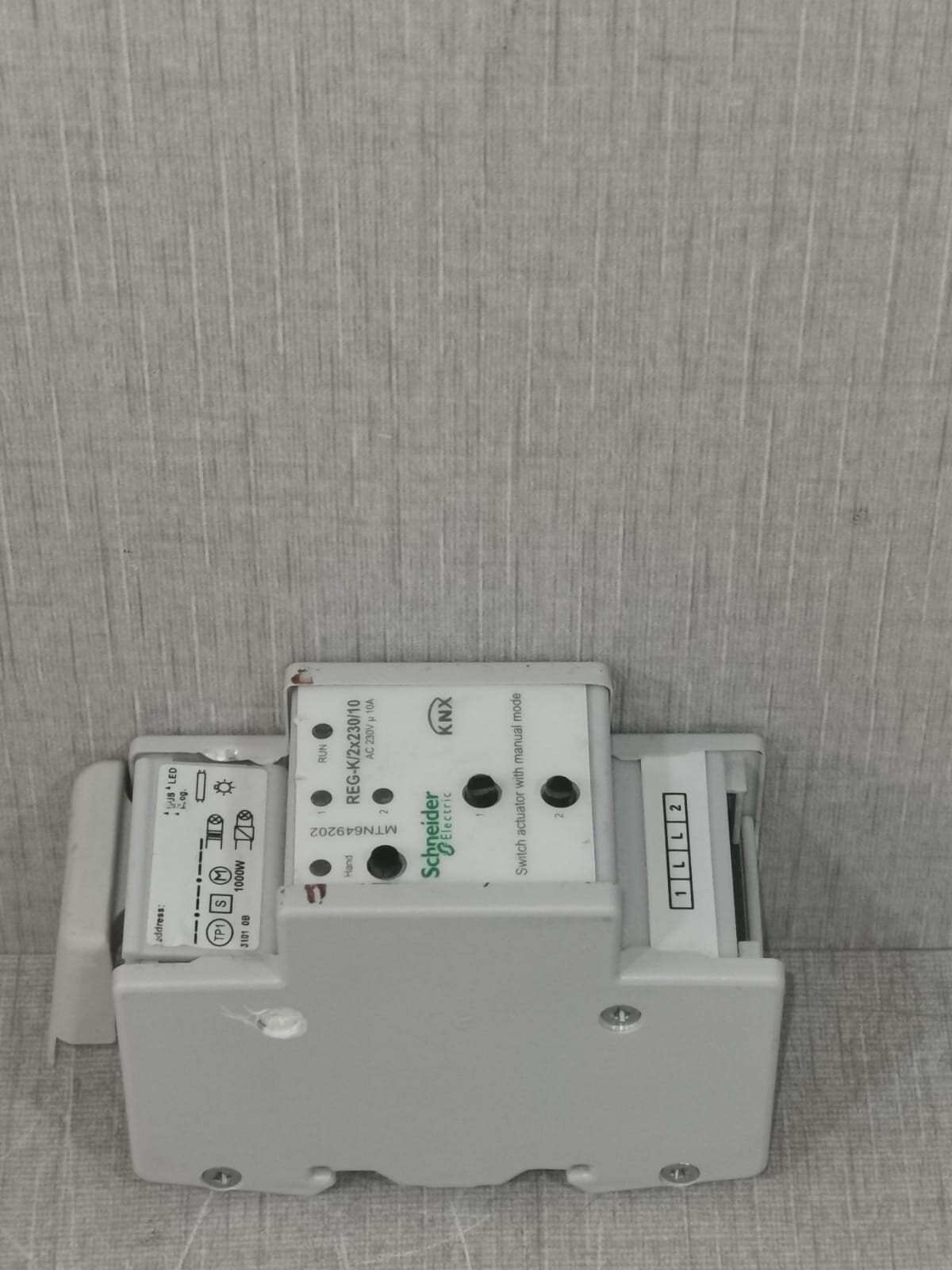 Schneider Electric MTN649202 SCHNEIDER ELECTRIC MTN649202 KNX REG-K/2X230/10 230V 10A SWITCH ACTUATOR 5
