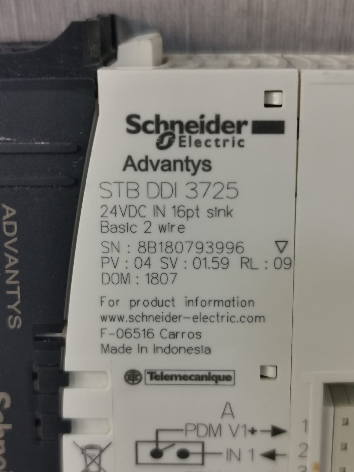 Schneider Electric STBDDI3725 Schneider Electric STBDDI3725 w/ Base Advantys Basic Digital Input Module 2