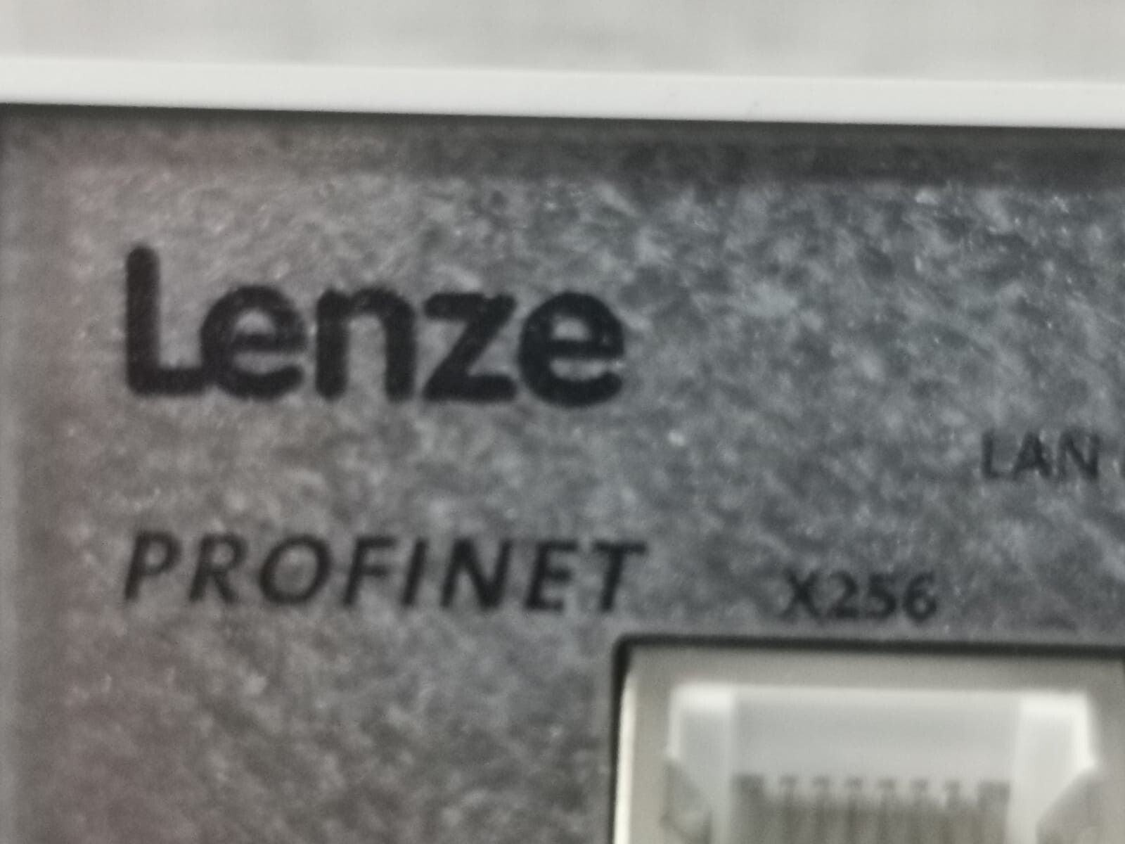 Lenze E84AYCERV LENZE E84AYCERV INVERTER DRIVES 8400 3