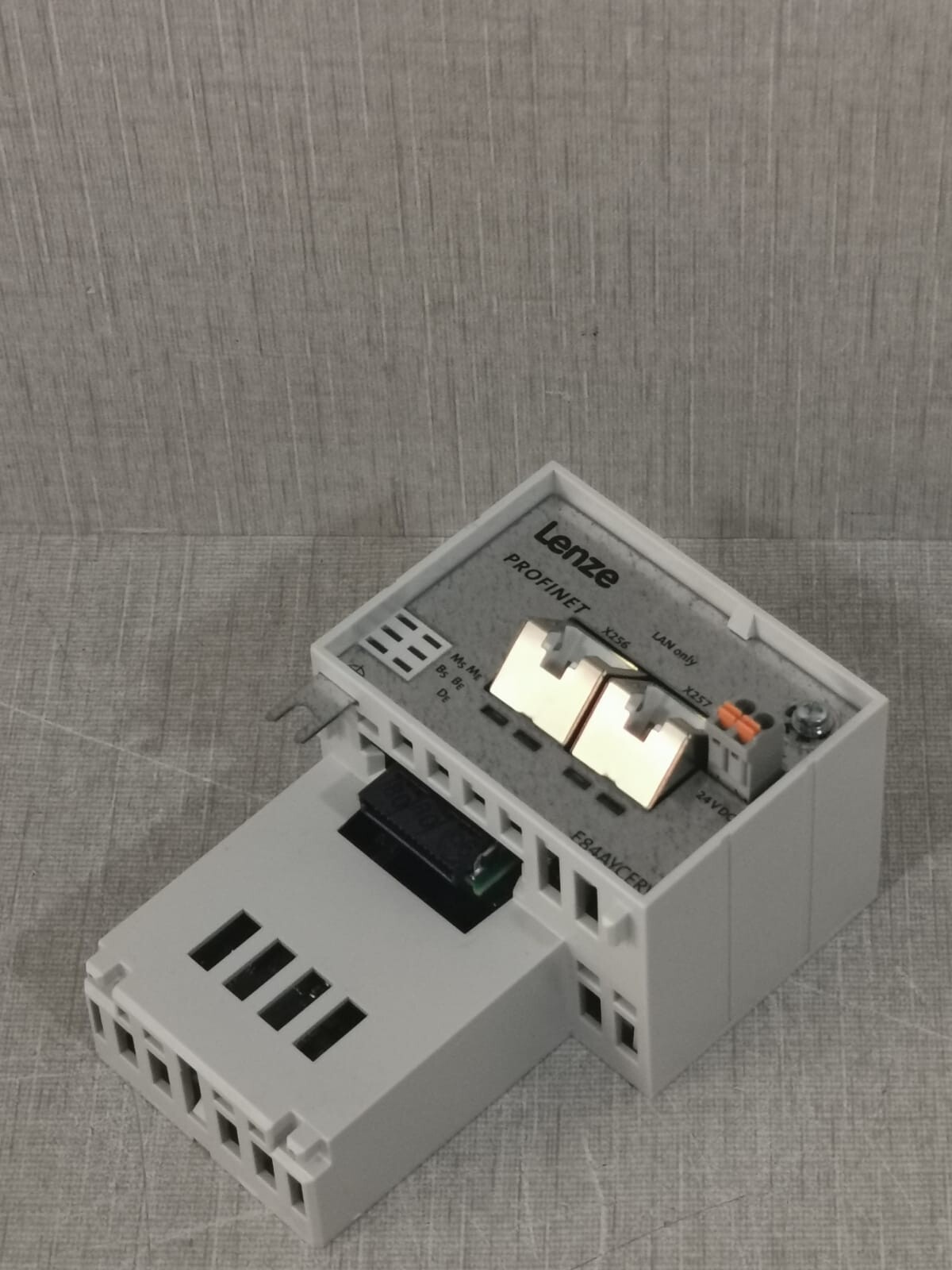 Lenze E84AYCERV LENZE E84AYCERV INVERTER DRIVES 8400 10
