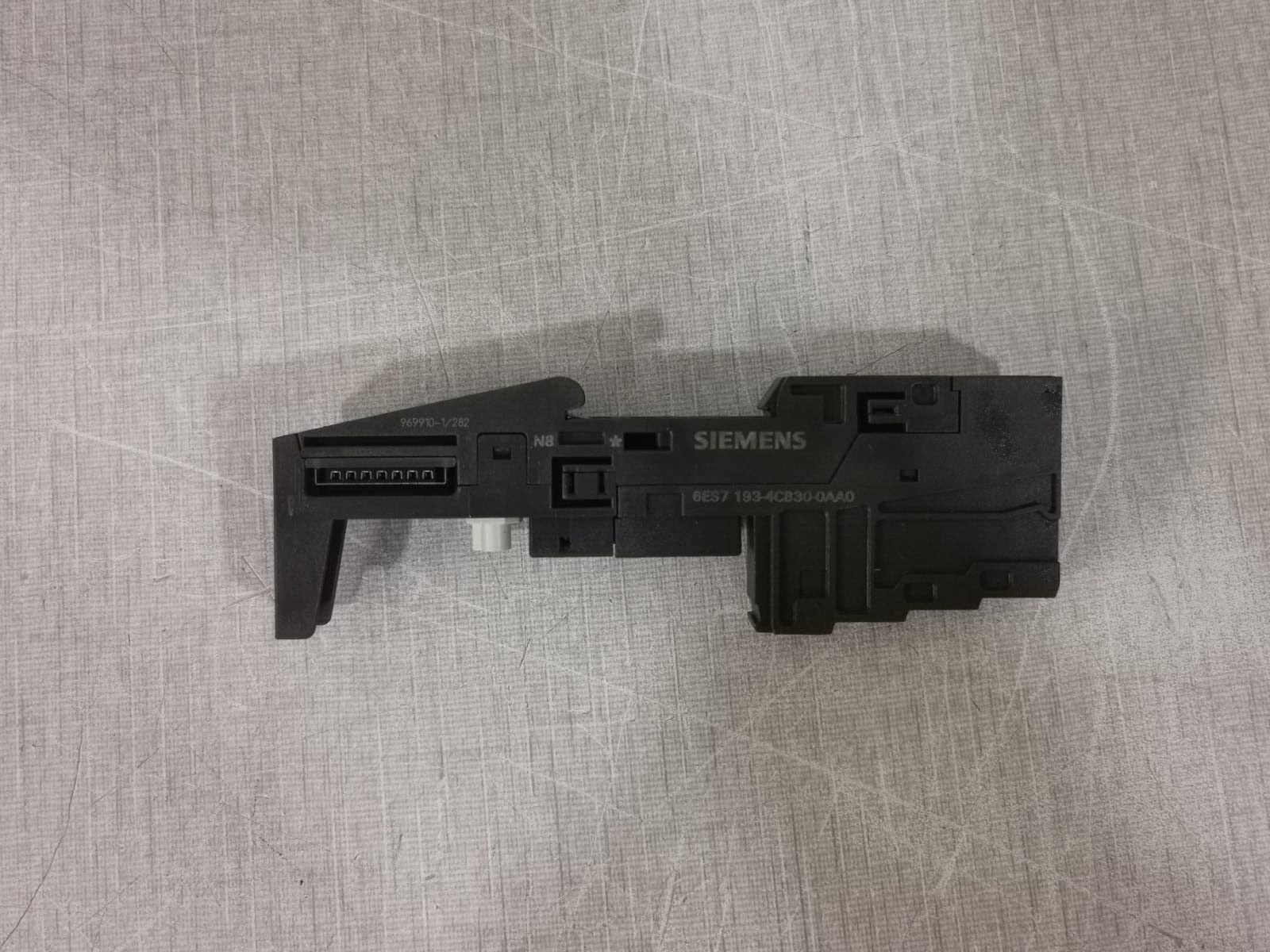 Siemens 6ES71934CB300AA0 Siemens SIMATIC S7 6ES7 193 4CB30 0AA0 Terminal Module 6ES71934CB300AA0 6
