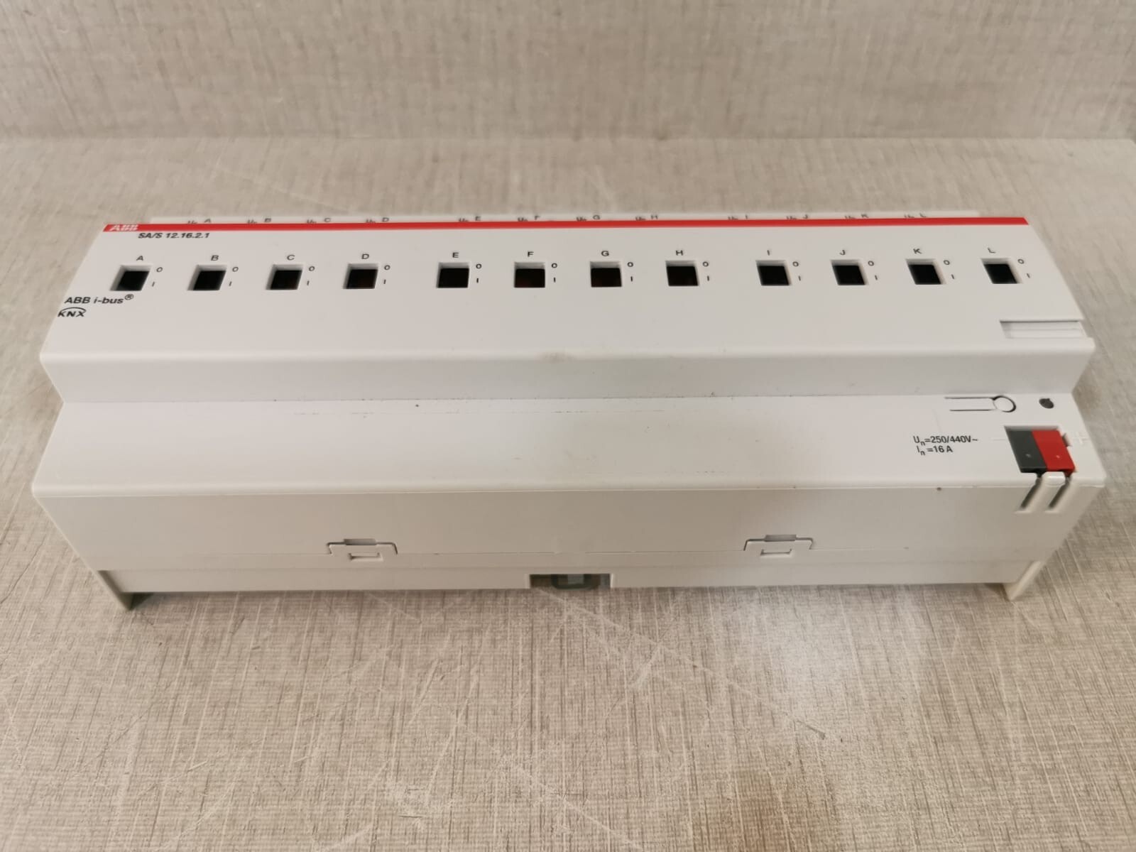 ABB 2CDG110162R0011 ABB 2CDG110162R0011 SA/S 12.16.2.1 i-bus KNX Switch Actuator 5
