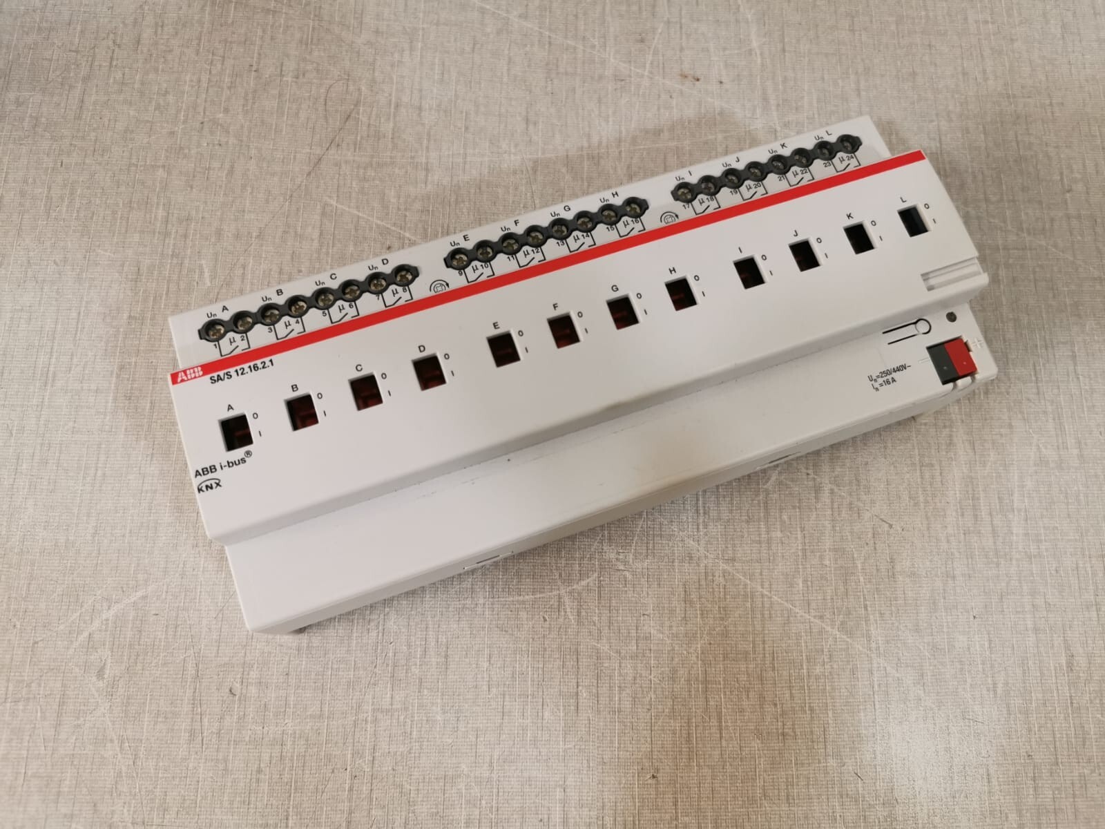 ABB 2CDG110162R0011 ABB 2CDG110162R0011 SA/S 12.16.2.1 i-bus KNX Switch Actuator 6