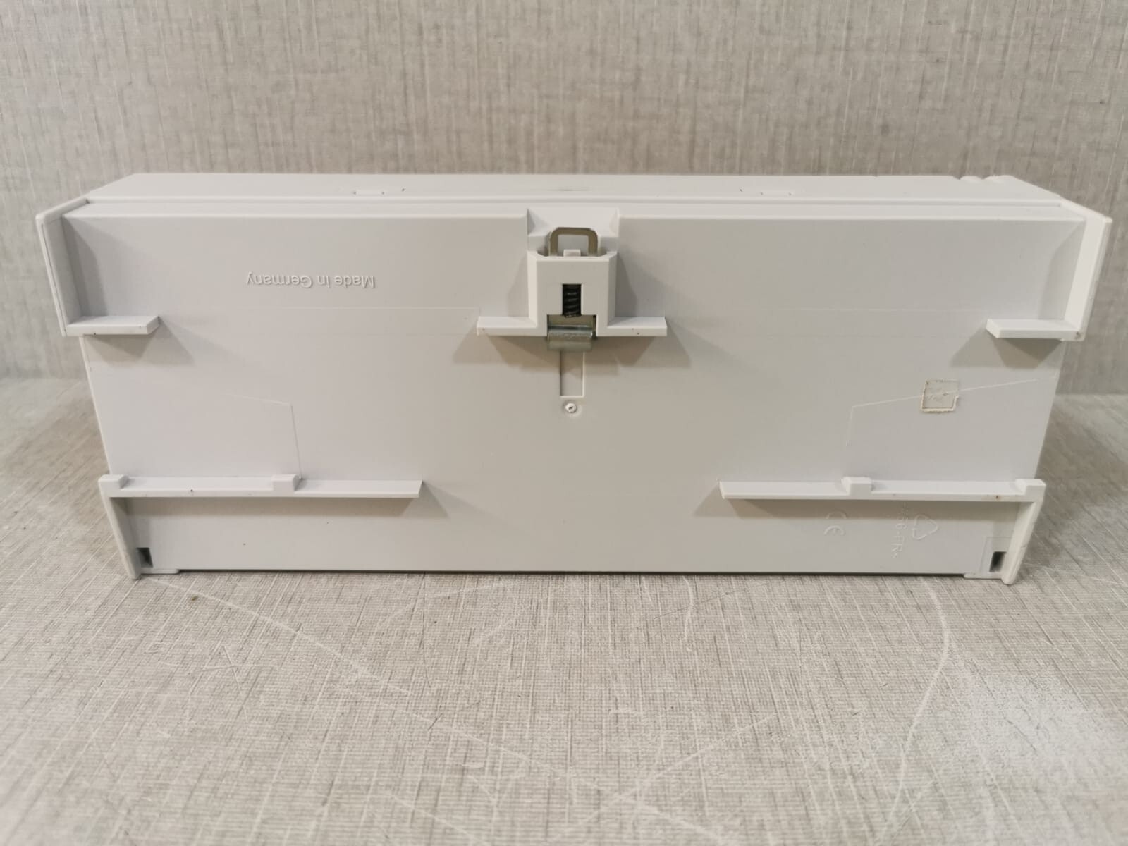 ABB 2CDG110162R0011 ABB 2CDG110162R0011 SA/S 12.16.2.1 i-bus KNX Switch Actuator 9