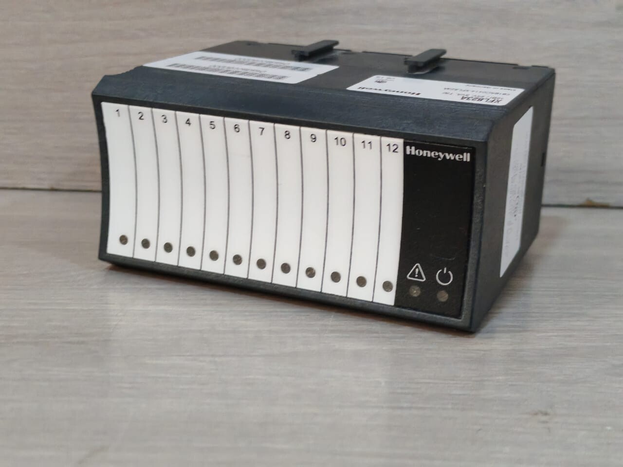 Honeywell XFL823A Honeywell XFL823A Distributed I/O, 12 Digital Input Module 24V 2
