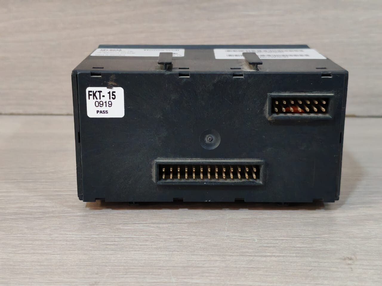 Honeywell XFL823A Honeywell XFL823A Distributed I/O, 12 Digital Input Module 24V 8