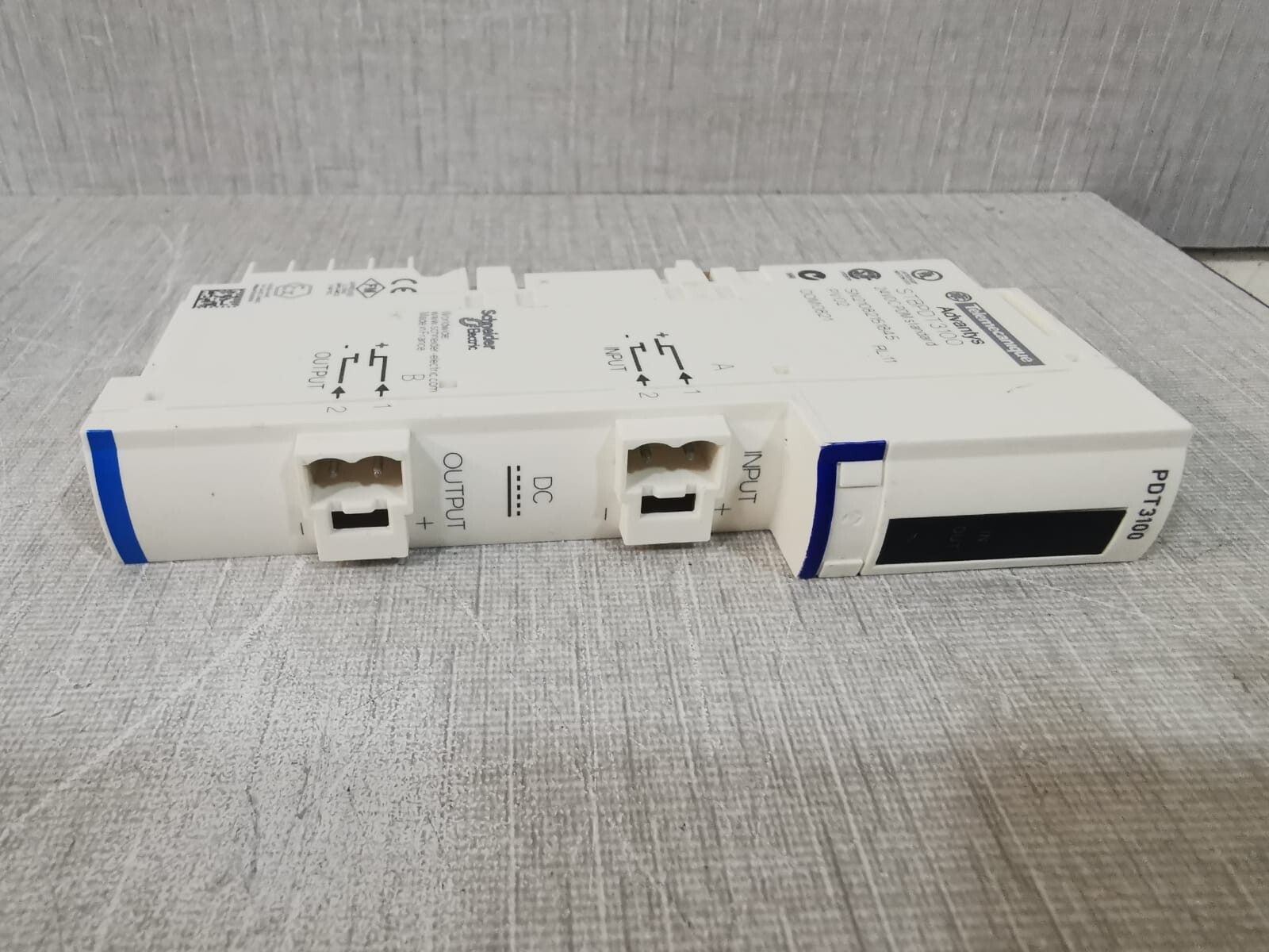 Schneider Electric STB PDT 3100 Schneider Telemecanique Advantys PDT3100 / STB PDT 3100 PDM Standard Module 4