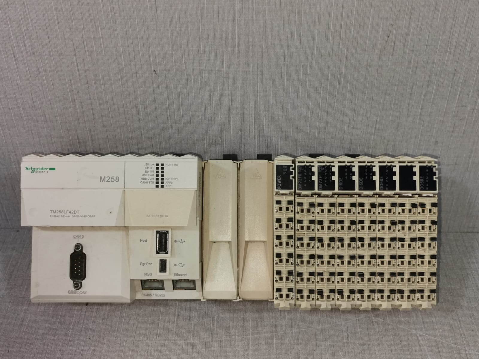 Schneider Electric Modicon TM258LF42DT