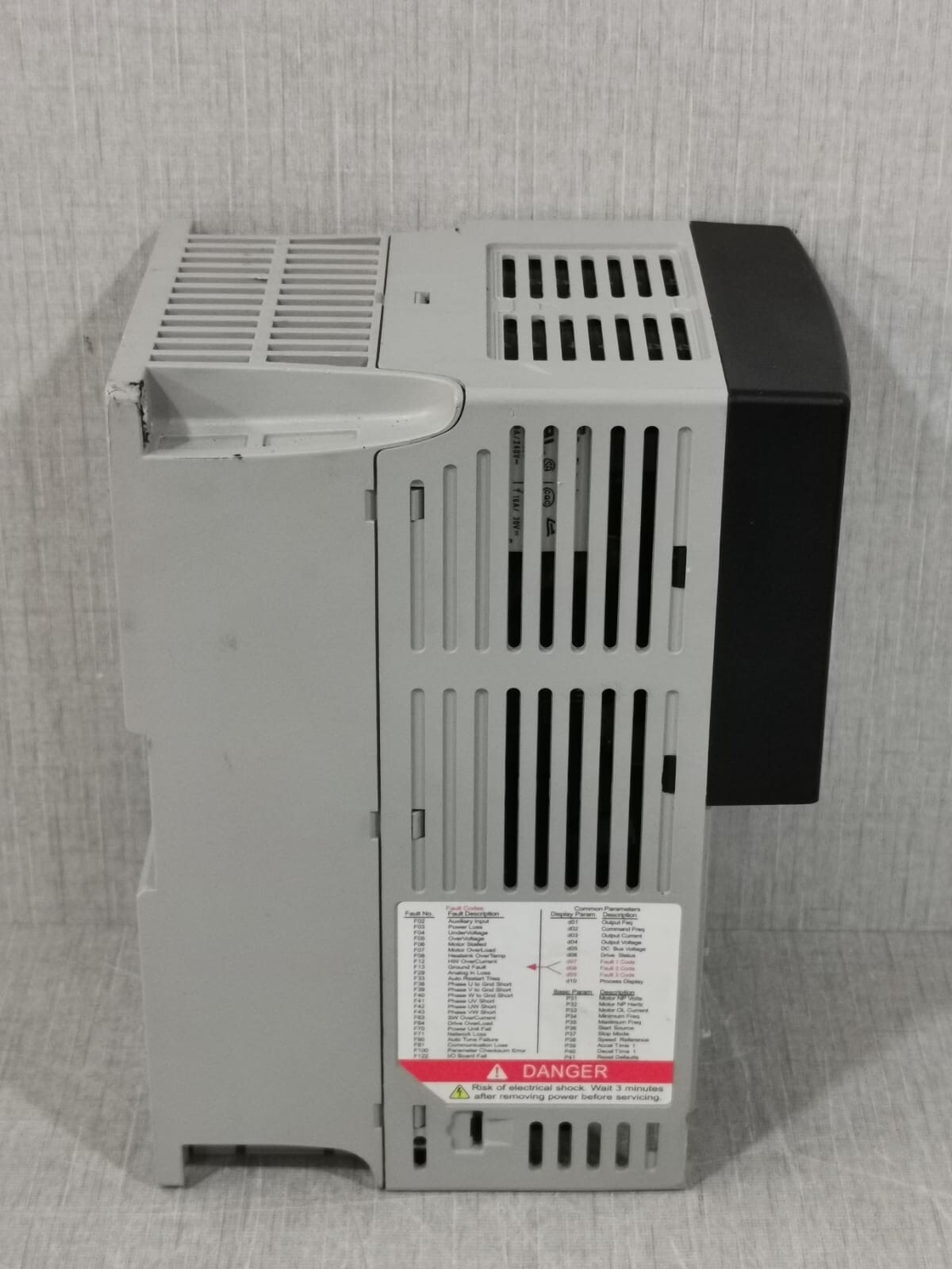 Allen-Bradley 22B-D4P0N104 Allen-Bradley 22B-D4P0N104 SER.A I PowerFlex 40 AC DRIVE 1.5KW/2.0HP 4