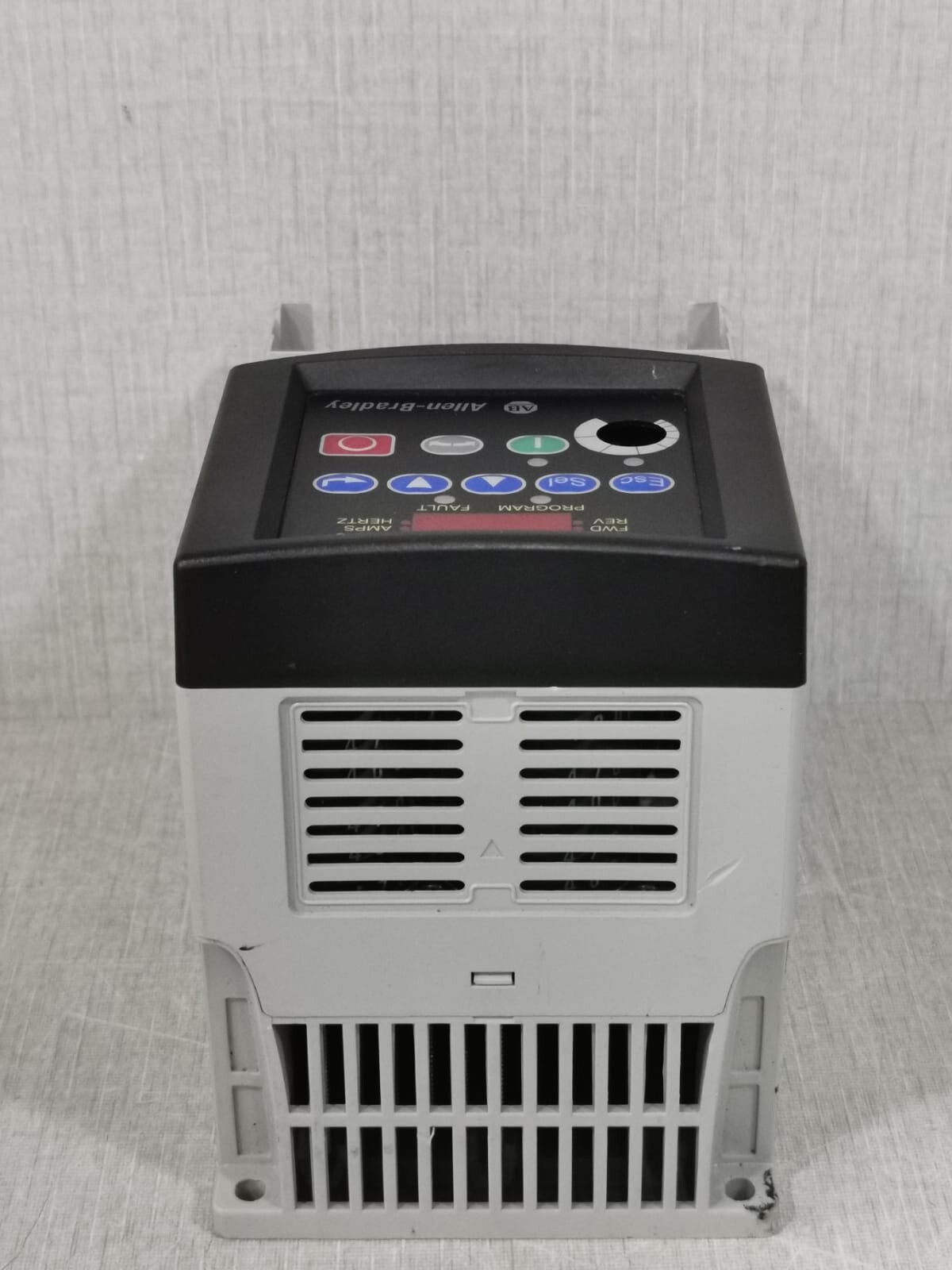 Allen-Bradley 22B-D4P0N104 Allen-Bradley 22B-D4P0N104 SER.A I PowerFlex 40 AC DRIVE 1.5KW/2.0HP 6