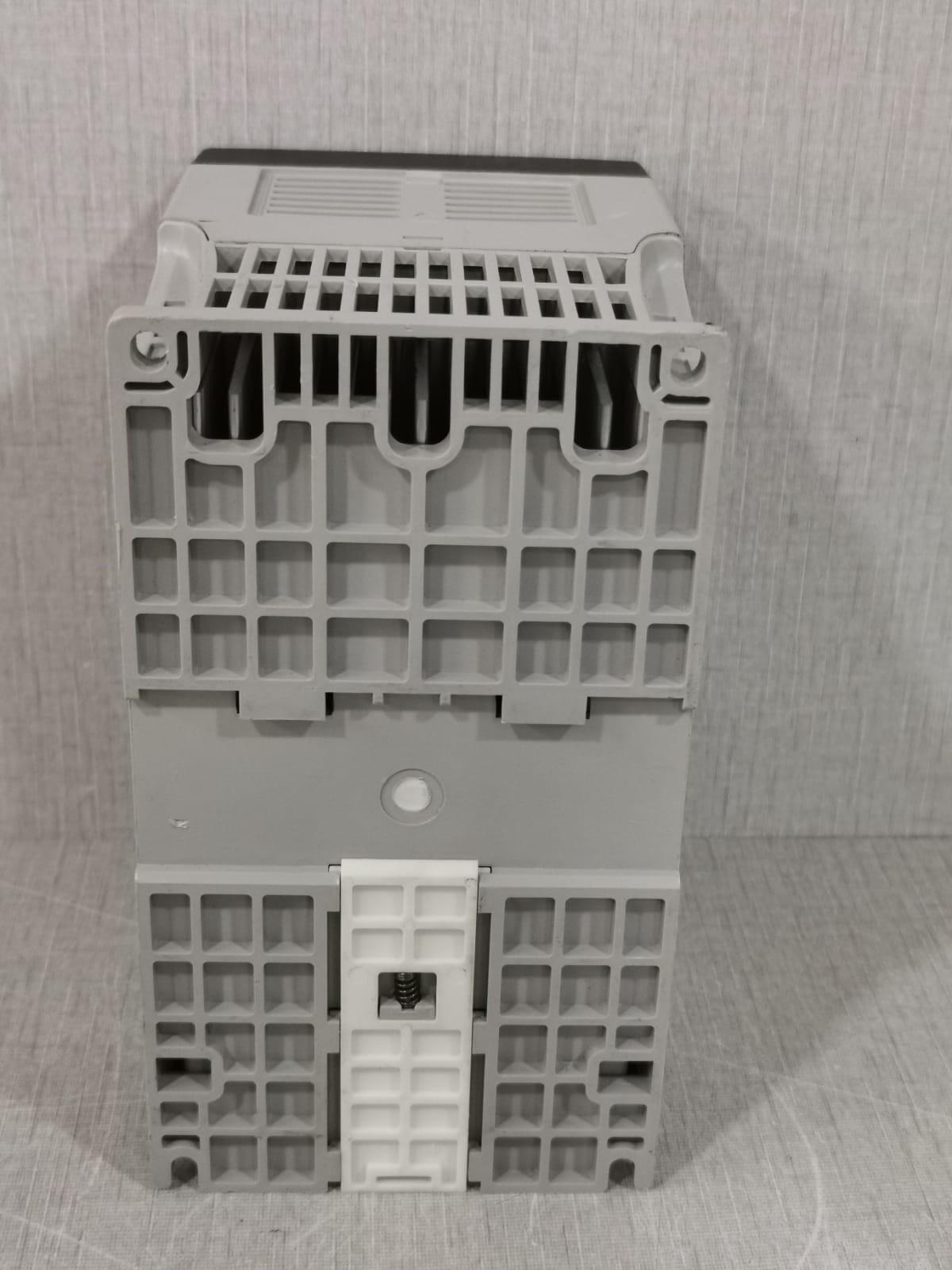 Allen-Bradley 22B-D4P0N104 Allen-Bradley 22B-D4P0N104 SER.A I PowerFlex 40 AC DRIVE 1.5KW/2.0HP 7