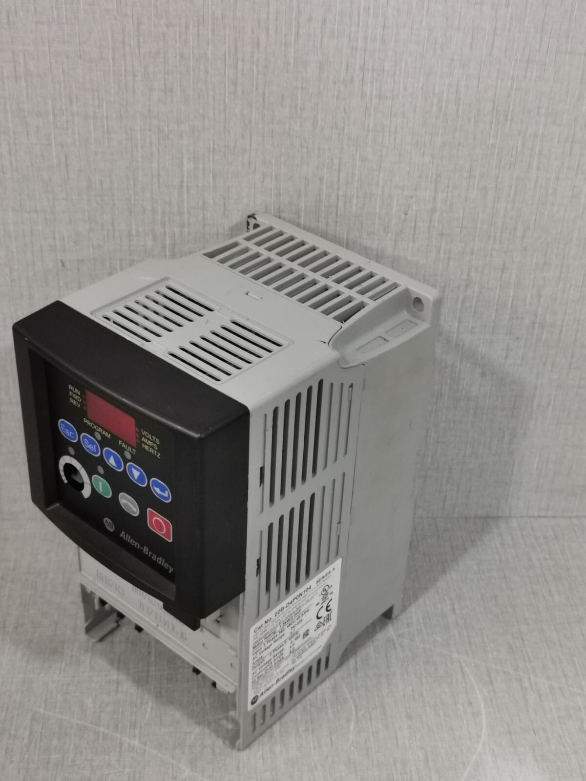 Allen-Bradley 22B-D4P0N104 Allen-Bradley 22B-D4P0N104 SER.A I PowerFlex 40 AC DRIVE 1.5KW/2.0HP 8