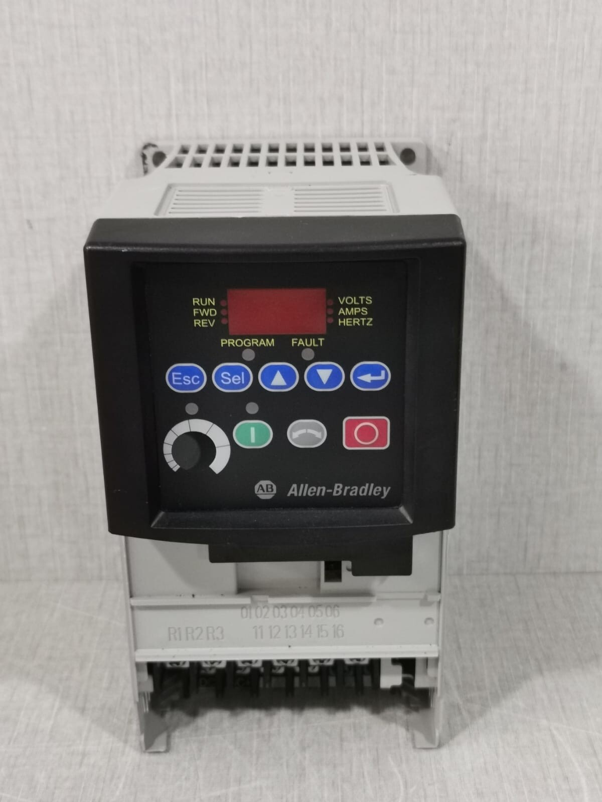 Allen-Bradley 22B-D4P0N104 SER.A I PowerFlex 40 AC DRIVE 1.5KW/2.0HP