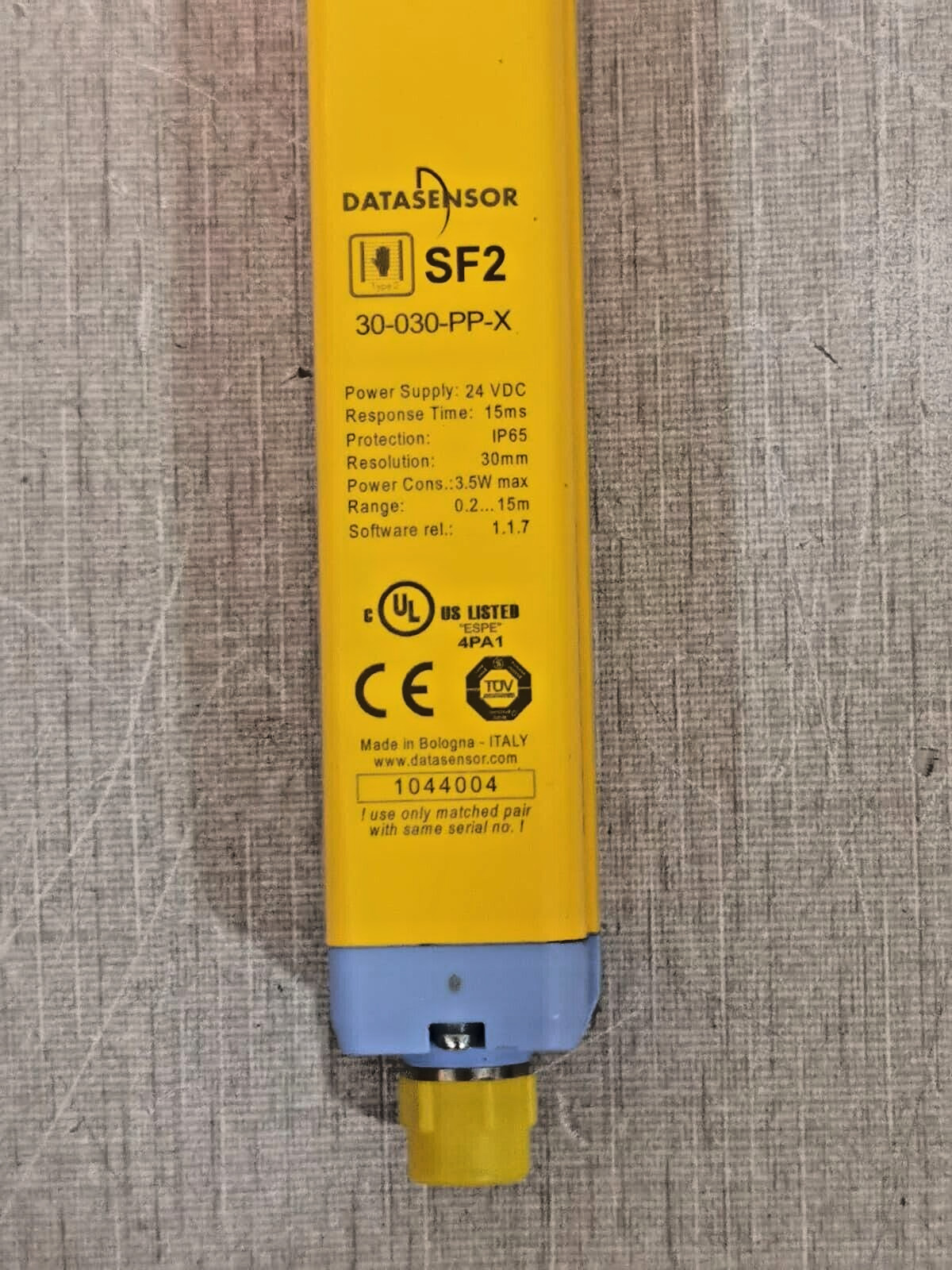 Safe Easy™ SF2 30-030-PP-X Safe Easy DATA SENSOR SF2 30-030-PP-X Emitter 24VDC 2