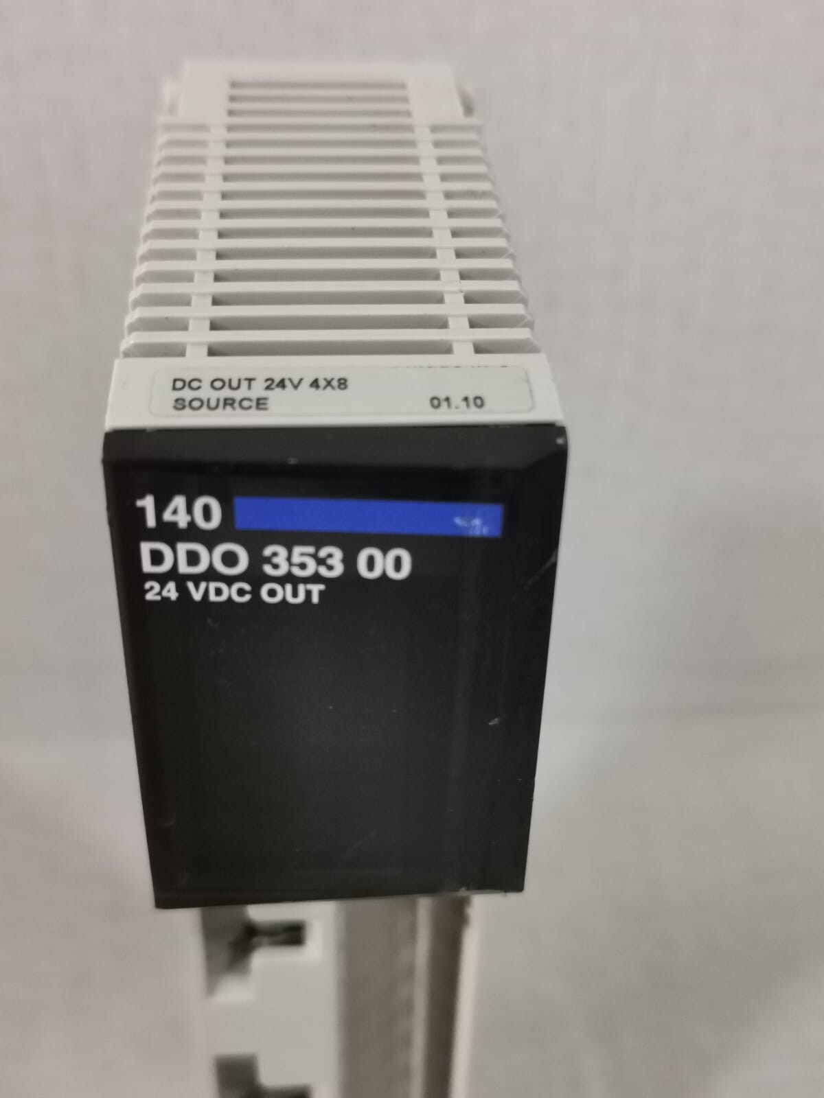 Schneider Electric DDO-353-00 Schneider Automation TSX Quantum 140 DDO 353 00 24VDC Output Module 2