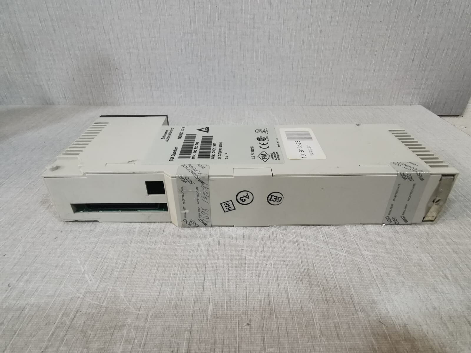Schneider Electric DDO-353-00 Schneider Automation TSX Quantum 140 DDO 353 00 24VDC Output Module 7