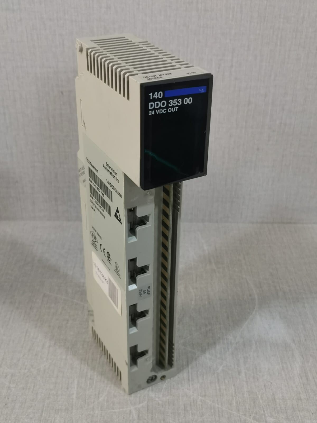 Schneider Automation TSX Quantum 140 DDO 353 00 24VDC Output Module