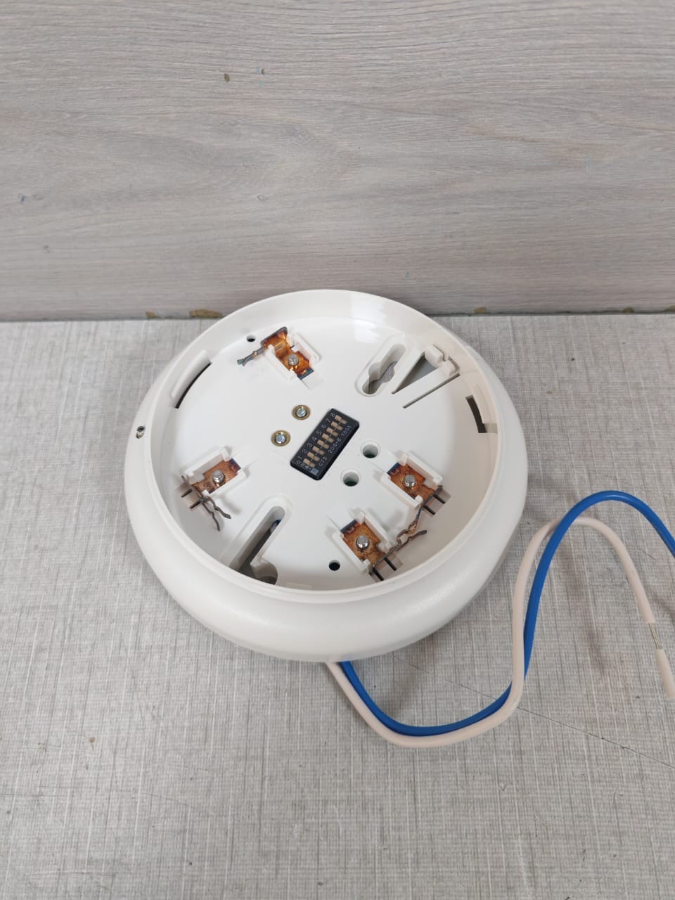Simplex 4098-9789 SIMPLEX 4098-9789 LIFE ALARM SENS BASE W/ LED OUT 0677110CN 5